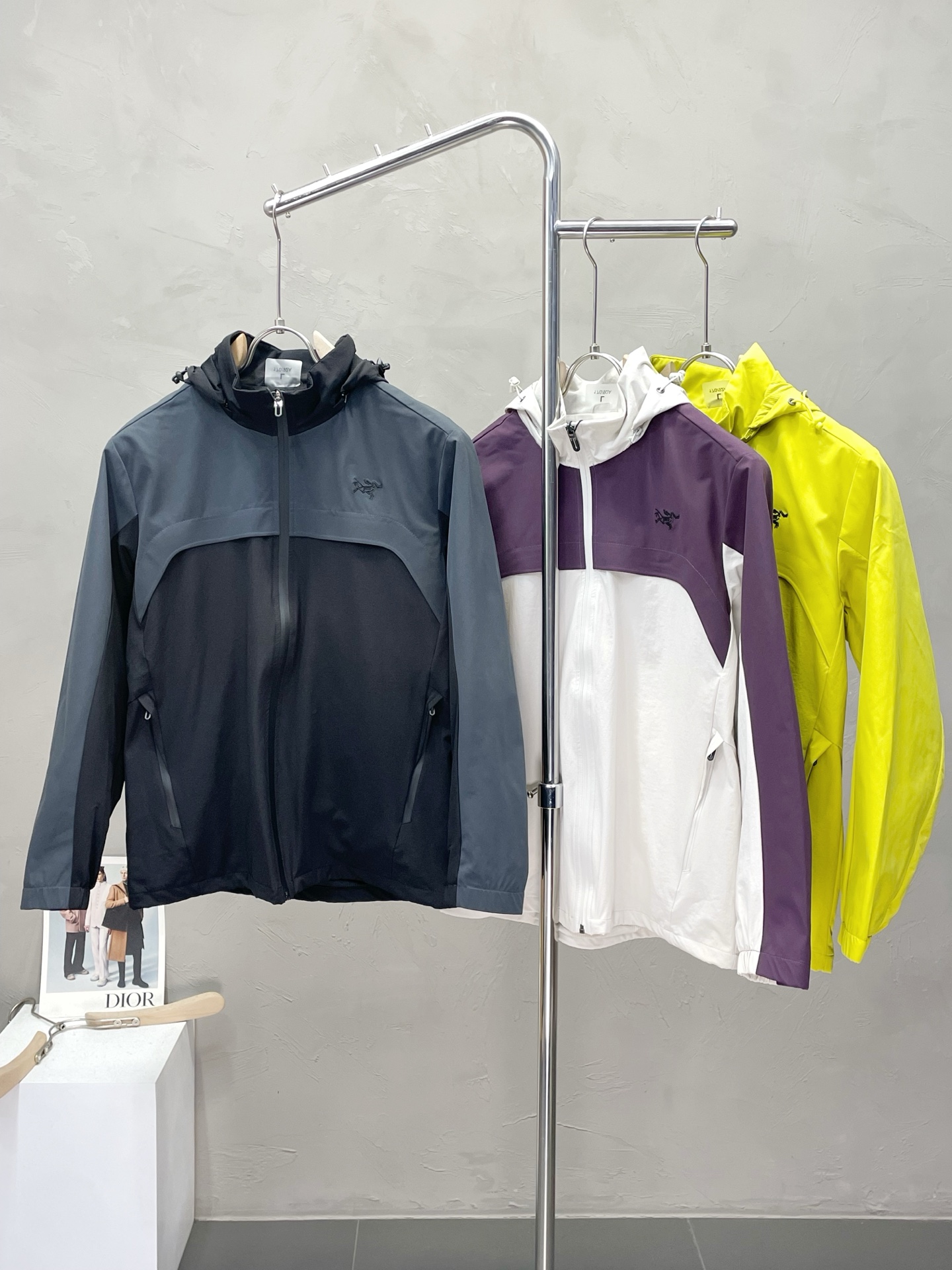 NO:511919,.Arc’teryx exclusively offers the latest fashion hooded jackets, hats with removable design, classic design and superb jackets, quality that cannot be picked and quality control can be purchased directly, and high-end products that cannot be missed! Through the detailed pictures, you can feel its powerful aura, and the warm-concentration effect is significant, so you don’t have to worry about the chill at all! It is both fashionable and functional, and the whole style looks more luxurious and elegant! Size M-4XL, arc'teryx,jackets & coats,jackets & coats,hats,alexander wang19860909.Arc’teryx始祖鸟独家专供最新时尚连帽夹克 帽子可拆卸设计 经典设计感与颜值爆棚的外套,品质更是无法挑剔品控可以直接入手,不容过错的高端臻品！通过细节图片便可感受到它强悍的气场,聚温保暖效果显著,完全不用担心会有一点寒意！时尚与功能性兼备,整款显得更加的奢华大气！ 尺码M-4XL,arc'teryx,jackets & coats,jackets & coats,hats,alexander wang,Men's clothing