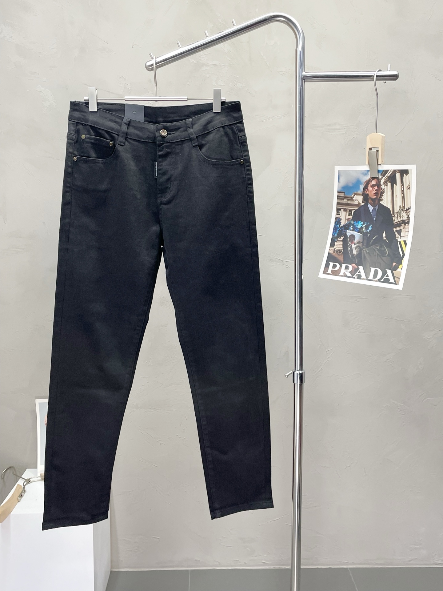 NO:518482,.ARMANI exclusively offers the new high-end version of casual jeans!  Customized fabrics for counters are breathable and comfortable, with impeccable details, and the brand element design concept reflects high quality. The feel is delicate and soft!  It is casually cut, with a great upper body style!  Number of codes 28-38 (35), Armani, Armani, Jeans, Alexander wang19860909.ARMANI阿玛尼独家专供新款休闲牛仔裤高端版本！专柜定制面料 透气舒适度高,细节无可挑剔,品牌元素设计理念,体现高品质.手感细腻柔软！呈现休闲裁剪,上身版型超赞！码数28-38（有35）,,armani,armani,jeans,alexander wang,Men's clothing