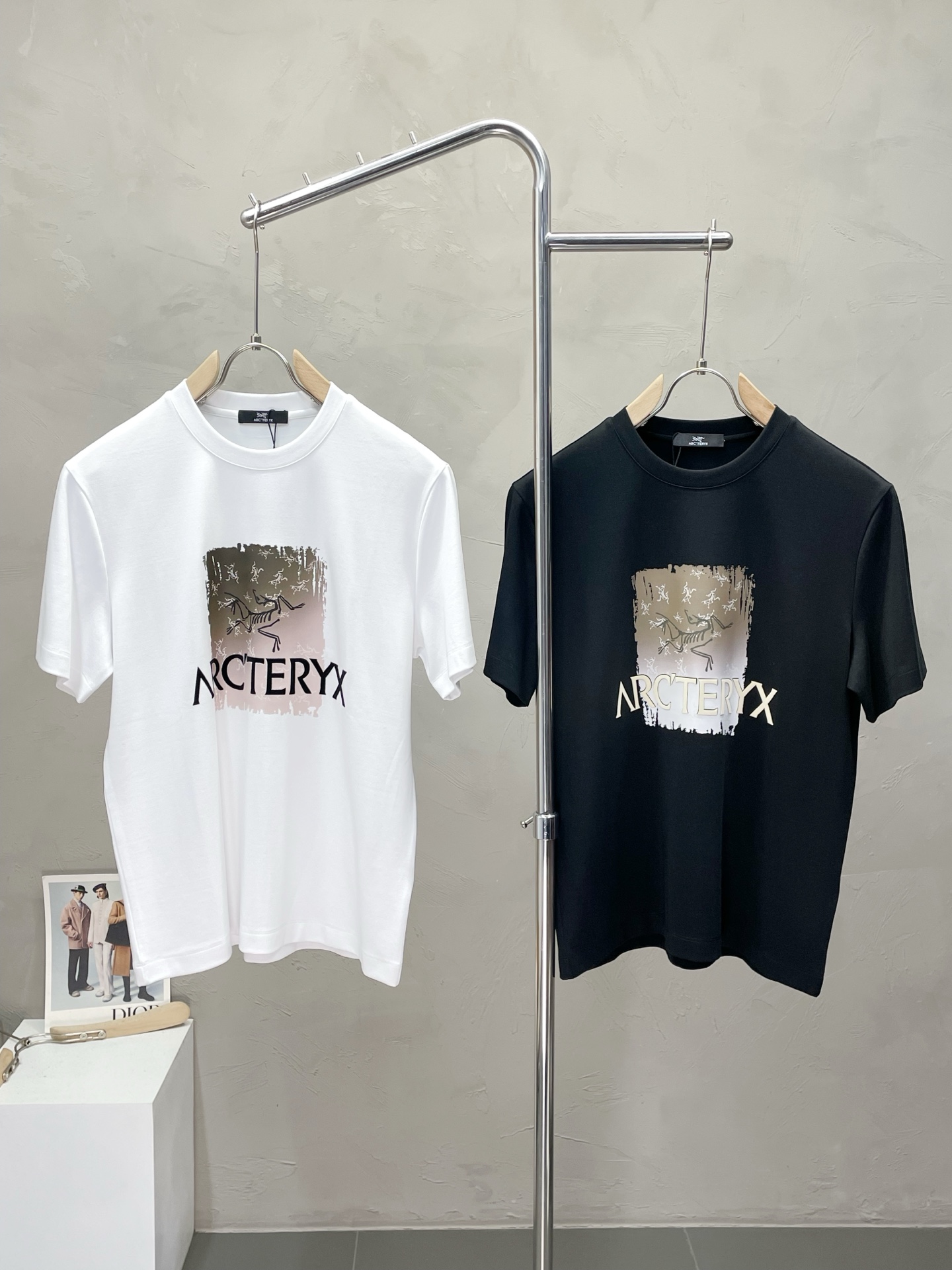 NO:518527,.Arc’teryx Archaeopteryx exclusively offers new original single men’s casual short sleeves, high-end customization, high-end version, fashionable and versatile imported fabric, super soft and delicate, skin-friendly and comfortable to wear, high-end boutique, OEM, fine-made top body, very good, men’s essential items, three standards, code M-4XL, arc’teryx, T-shirt, alexander wang19860909.Arc’teryx始祖鸟独家专供新款原单男士休闲短袖 高端定制 高端版本 时尚百搭爆款进口面料 手感超柔软细腻 穿着亲肤舒适 高端精品 代工厂精细做上身非常赞 男士必备单品 三标齐全 码数M-4XL,arc'teryx,T-shirt,alexander wang,Men's clothing