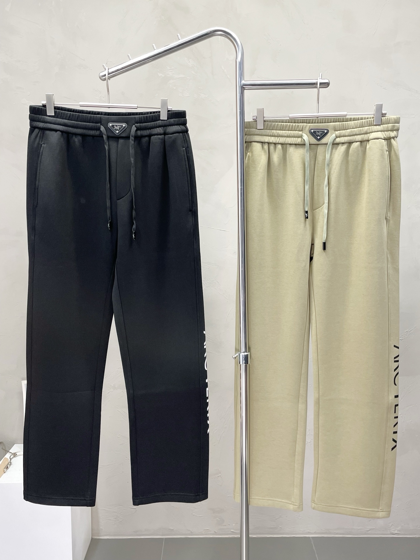 NO:512865,.Arc’teryx Archaeopteryx exclusively offers new casual pants, high-end version!  Customized fabrics for counters are breathable and comfortable, with impeccable details, and the brand element design concept reflects high quality. The feel is delicate and soft!  It is casually cut, with a great upper body style!  Number of codes: M-3XL, arc'teryx,alexander wang19860909.Arc’teryx始祖鸟独家专供新款休闲裤 高端版本！专柜定制面料 透气舒适度高,细节无可挑剔,品牌元素设计理念,体现高品质.手感细腻柔软！呈现休闲裁剪,上身版型超赞！码数: M-3XL,arc'teryx,alexander wang,Men's clothing