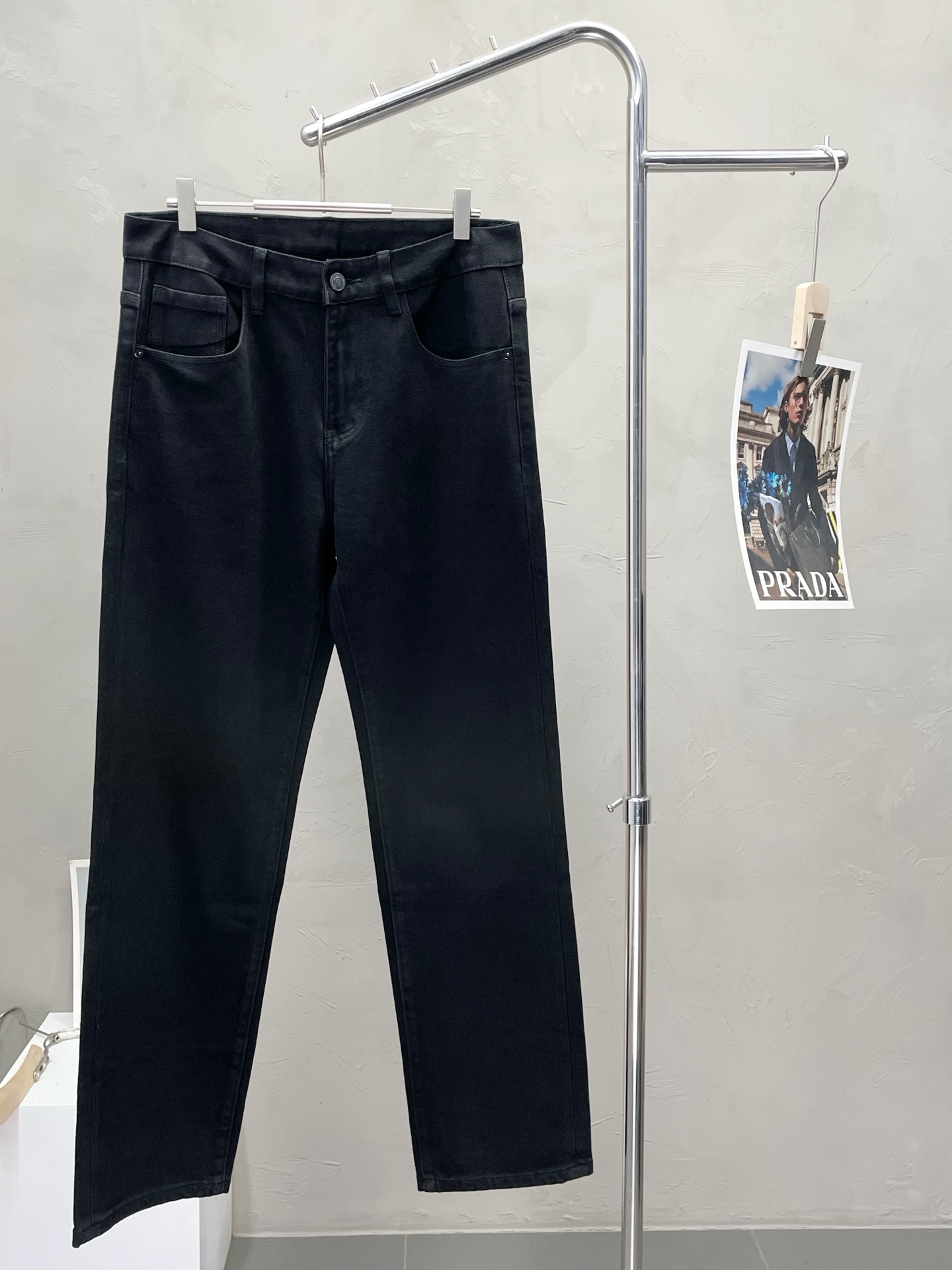 NO:512833,.ALO YOGA exclusively offers the new high-end version of jeans!  Customized fabrics for counters are breathable and comfortable, with impeccable details, and the brand element design concept reflects high quality. The feel is delicate and soft!  It is casually cut, with a great upper body style!  29-38, jeans,alexander wang19860909.ALO YOGA独家专供新款牛仔裤高端版本！专柜定制面料 透气舒适度高,细节无可挑剔,品牌元素设计理念,体现高品质.手感细腻柔软！呈现休闲裁剪,上身版型超赞！码数29-38,,jeans,alexander wang,Men's clothing