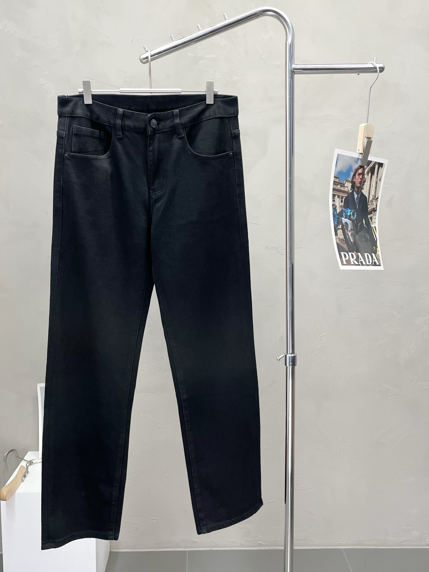 NO:518481,.Louis Vuitton exclusively for the new high-end version of jeans!  Customized fabrics for counters are breathable and comfortable, with impeccable details, and the brand element design concept reflects high quality. The feel is delicate and soft!  It is casually cut, with a great upper body style!  29-38, louis vuitton,louis vuitton,jeans,alexander wang19860909.Louis Vuitton路易威登独家专供新款牛仔裤高端版本！专柜定制面料 透气舒适度高,细节无可挑剔,品牌元素设计理念,体现高品质.手感细腻柔软！呈现休闲裁剪,上身版型超赞！码数29-38,,louis vuitton,louis vuitton,jeans,alexander wang,Men's clothing