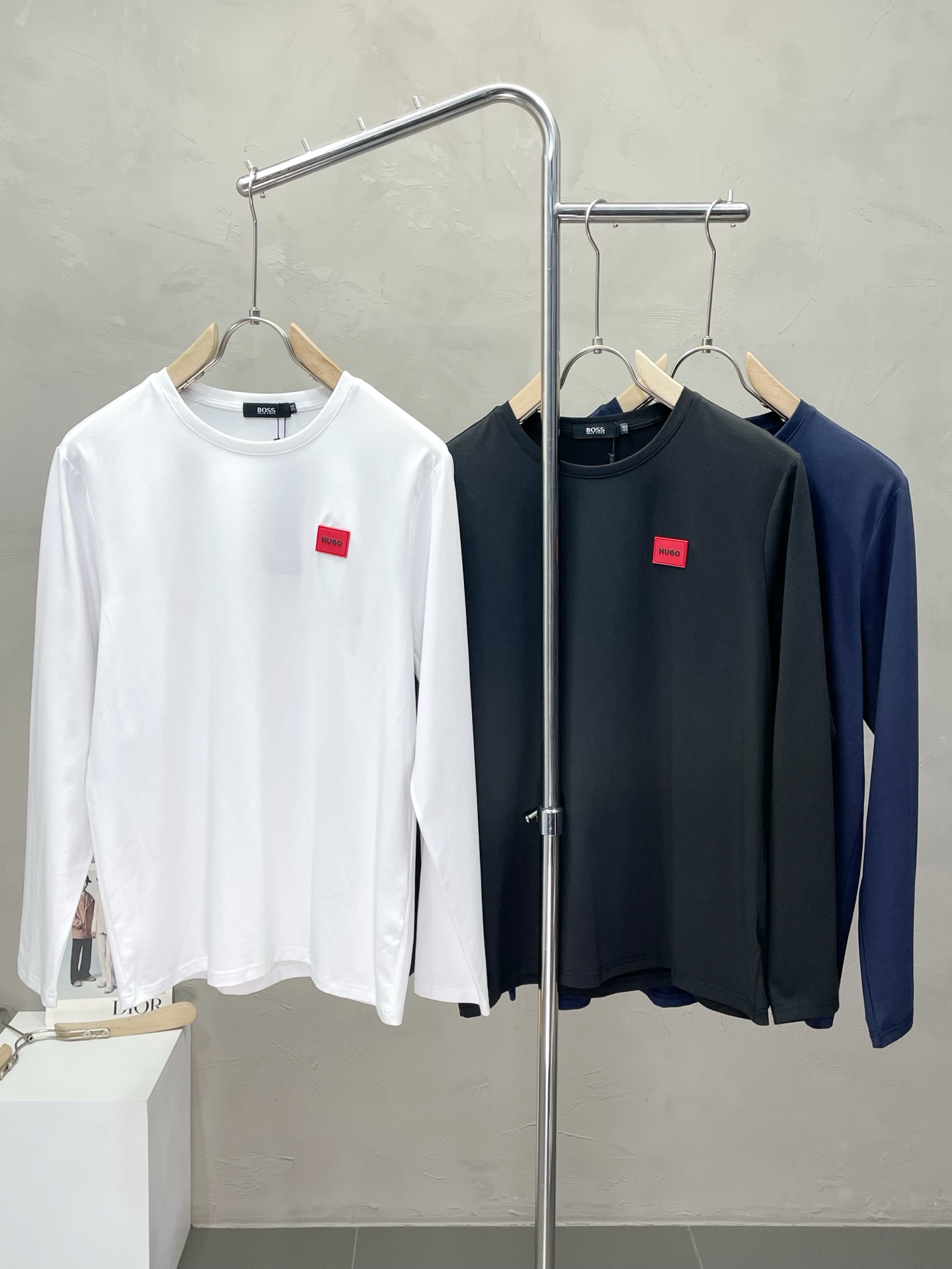 NO:516899,.BOSS exclusively provides the latest fashionable long-sleeved jackets with a classic design and superb appearance. The quality is even more unscrupulous. You can buy it directly. You can’t get it right! Through the detailed pictures, you can feel its powerful aura, and the warm-concentration effect is significant, so you don’t have to worry about the chill at all! It is both fashionable and functional, and the whole style looks more luxurious and elegant! Size M-3XL, Jackets & coats,alexander wang19860909.BOSS独家专供最新时尚长袖 经典设计感与颜值爆棚的外套,品质更是无法挑剔品控可以直接入手,不容过错的高端臻品！通过细节图片便可感受到它强悍的气场,聚温保暖效果显著,完全不用担心会有一点寒意！时尚与功能性兼备,整款显得更加的奢华大气！ 尺码M-3XL,,jackets & coats,alexander wang,Men's clothing