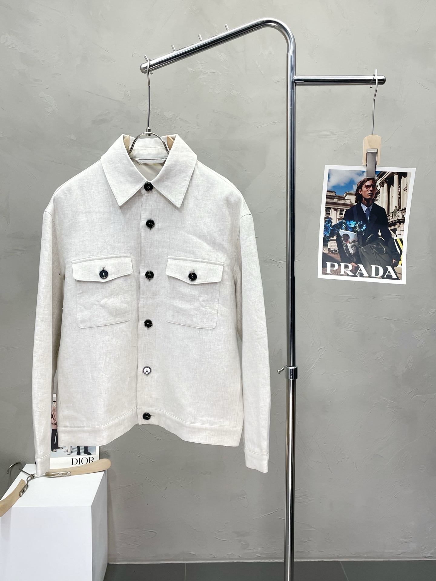 NO:512893,.LP-Loro Piana exclusively offers new fashion casual jackets. Imported original fabrics are soft and comfortable, comfortable and breathable on the upper body, unique design style, and imported linen fabrics. Whether worn alone or matched, they are all versatile items, demonstrating the personality of young people. The original hardware accessories are extremely high-end and handsome on the upper body!  Code number M-3XL, loro piana, loro piana, jackets & coats, alexander wang19860909.LP-Loro Piana诺悠翩雅独家专供新品时尚休闲夹克 进口原版面料,柔软舒适,上身舒适透气,独特设计风格,进口亚麻面料.无论是单穿还是搭配,都是百搭单品,彰显了年轻人的个性,原版五金辅料,档次极高,上身帅气十足！码数M-3XL,,loro piana,loro piana,jackets & coats,alexander wang,Men's clothing