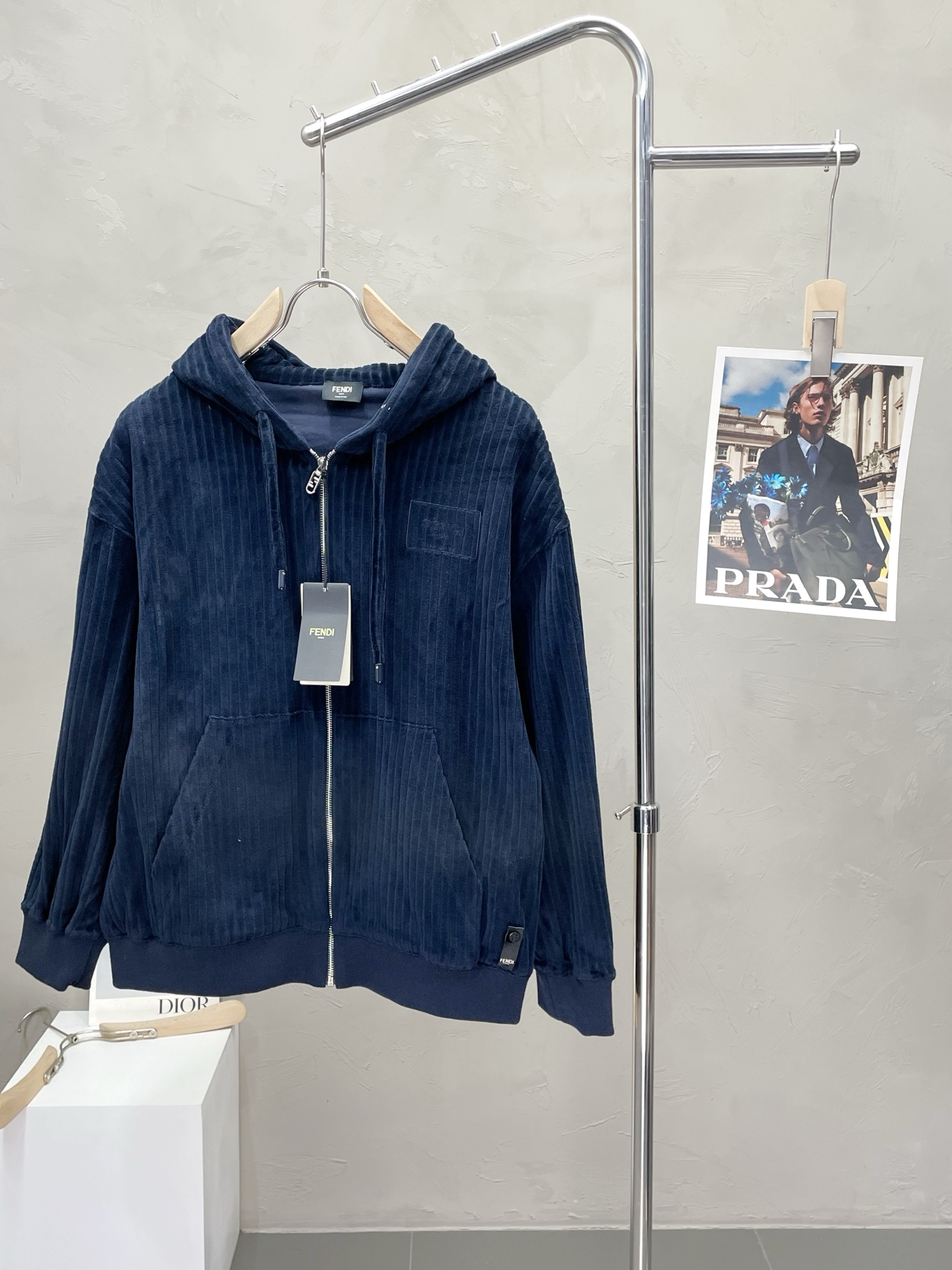 NO:515424,.FENDI exclusively offers new original single men's casual suede sweatshirt, breathable and comfortable, high-end customization, high-end version, fashionable and versatile imported fabric, super soft and delicate, skin-friendly and comfortable to wear, high-end boutique, OEM, fine-made, very good for men's essential items, complete three standards, S-XL,,fendi,fendi,alexander wang19860909.FENDI芬迪独家专供新款原单男士休闲绒面运动衫 透气舒适 高端定制 高版本 时尚百搭爆款进口面料 手感超柔软细腻 穿着亲肤舒适 高端精品 代工厂精细做上身非常赞 男士必备单品 三标齐全 码数S-XL,,fendi,fendi,alexander wang,Men's clothing