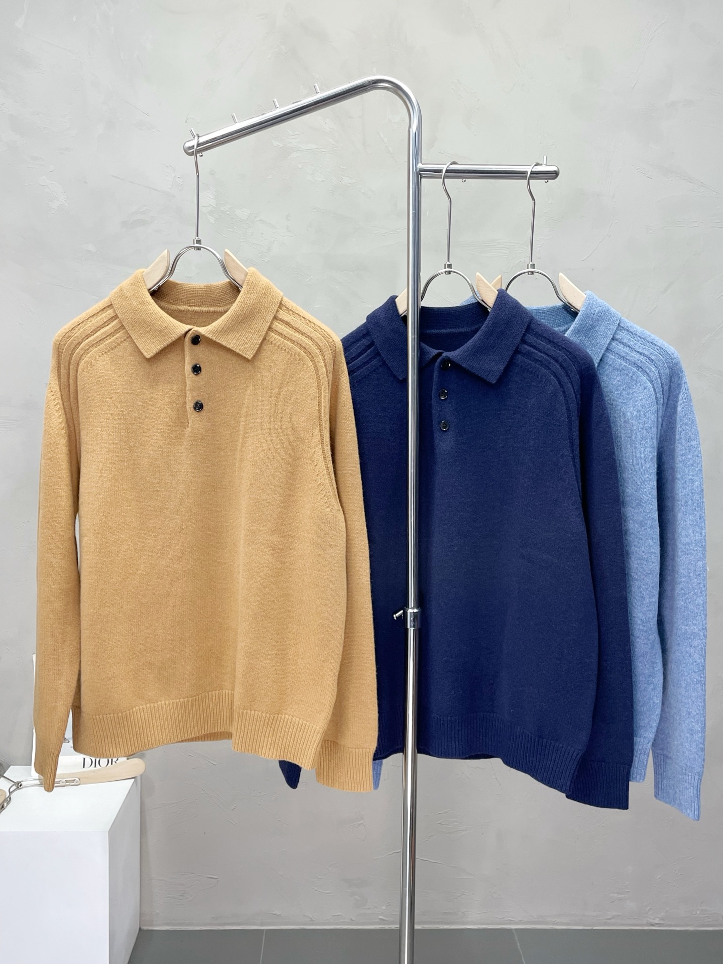 NO:515437,.LP-Loro Piana exclusively offers new original single men's casual sweater, high-end customization, high-end version, fashionable and versatile imported fabric, super soft and delicate, skin-friendly and comfortable, warm and comfortable, high-end boutique, OEM, fine-made top body, very good, men's essential items, three standards, complete code M-2XL,,loro piga,loro piga,sweaters,alexander wang19860909.LP-Loro Piana诺悠翩雅独家专供新款原单男士休闲毛衣 高端定制 高端版本 时尚百搭爆款进口面料 手感超柔软细腻 穿着亲肤舒适 保暖舒适 高端精品 代工厂精细做上身非常赞 男士必备单品 三标齐全 码数M-2XL,,loro piana,loro piana,sweaters,alexander wang,Men's clothing