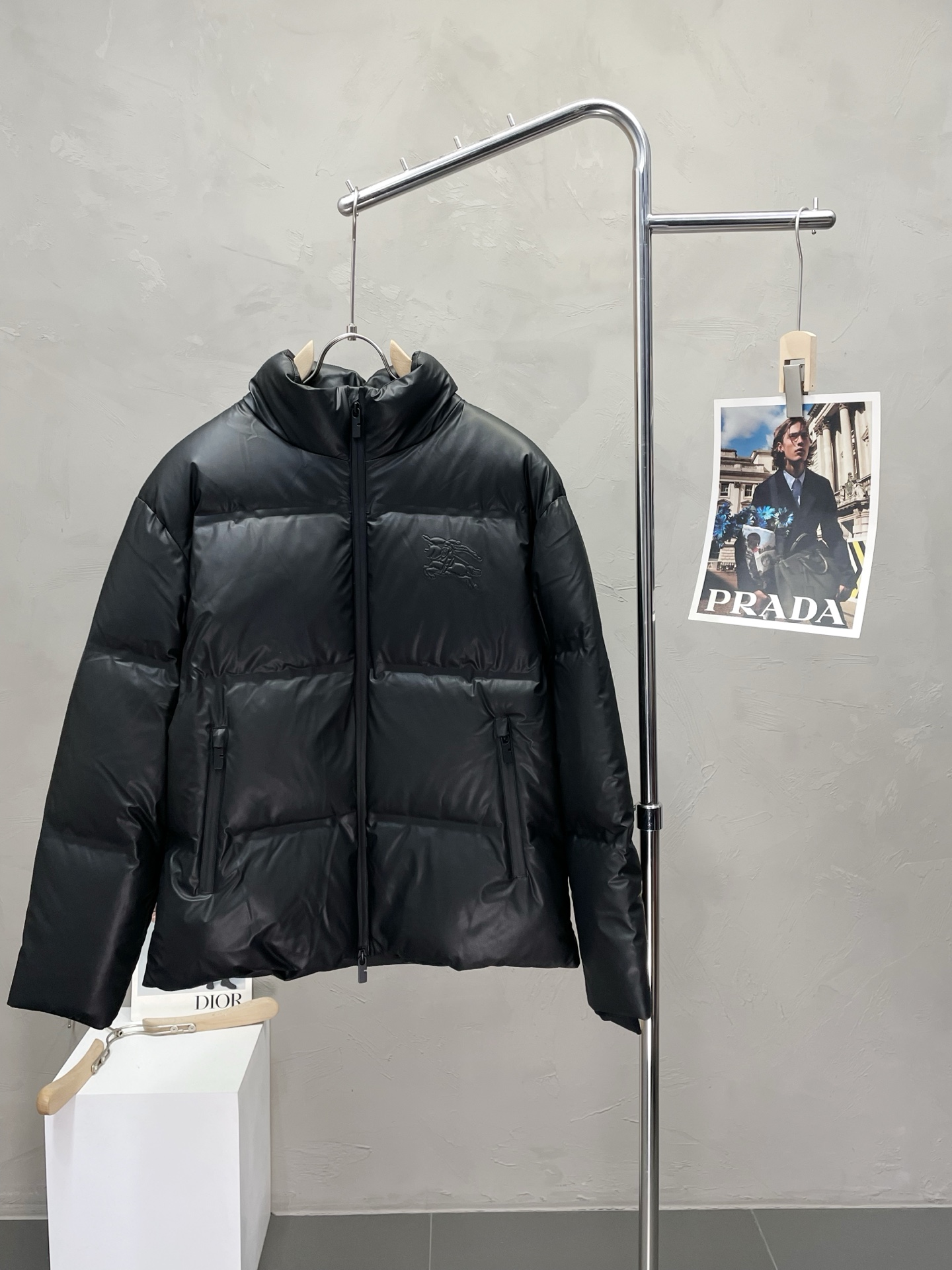 。羽绒服-Burberry巴宝莉💥独家专供秋冬新款羽绒服。贸易公司渠道稀出，降温天气必备的保暖单品，不论