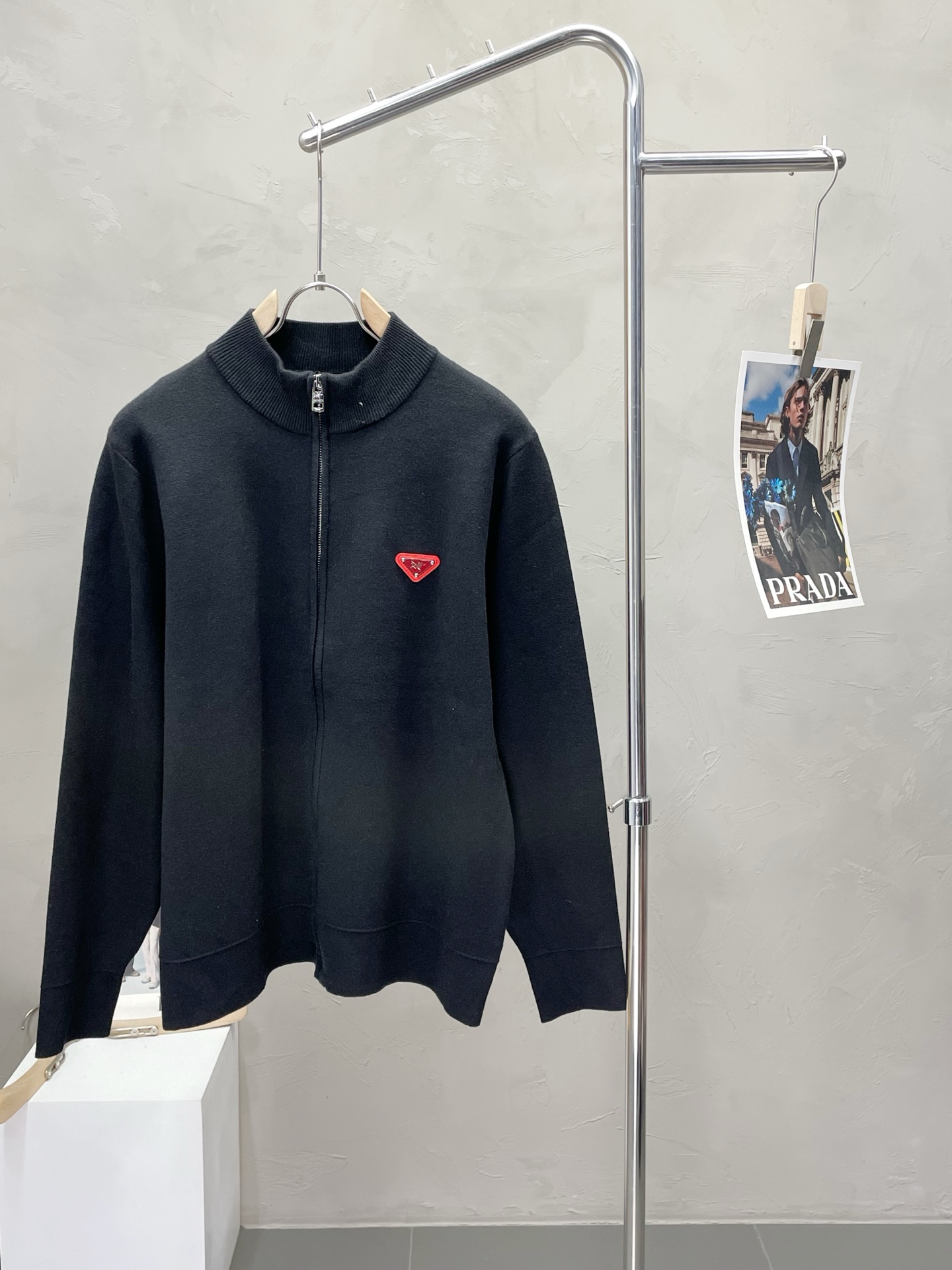 NO:568007,.Arc’teryx exclusively offers the latest autumn and winter knitted jackets with classic designs and stunning looks. The quality is impeccable and quality control allows you to buy it directly. It is a high-end product that cannot be faulted! You can feel its powerful aura through the detailed pictures. The imported fabric has a remarkable heat-containing effect, so you don’t have to worry about getting a little chilly! Both fashionable and functional, the whole style looks more luxurious! Size M-3XL,arc'teryx,jackets & coats,alexander wang19860909.Arc’teryx始祖鸟独家专供最新秋冬针织外套 经典设计与颜值爆棚的设计 品质更是无法挑剔品控可以直接入手,不容过错的高端臻品！通过细节图片便可感受到它强悍的气场,进口面料 聚温保暖效果显著,完全不用担心会有一点寒意！时尚与功能性兼备,整款显得更加的奢华大气！ 尺码M-3XL,arc'teryx,jackets & coats,alexander wang,Men's clothing