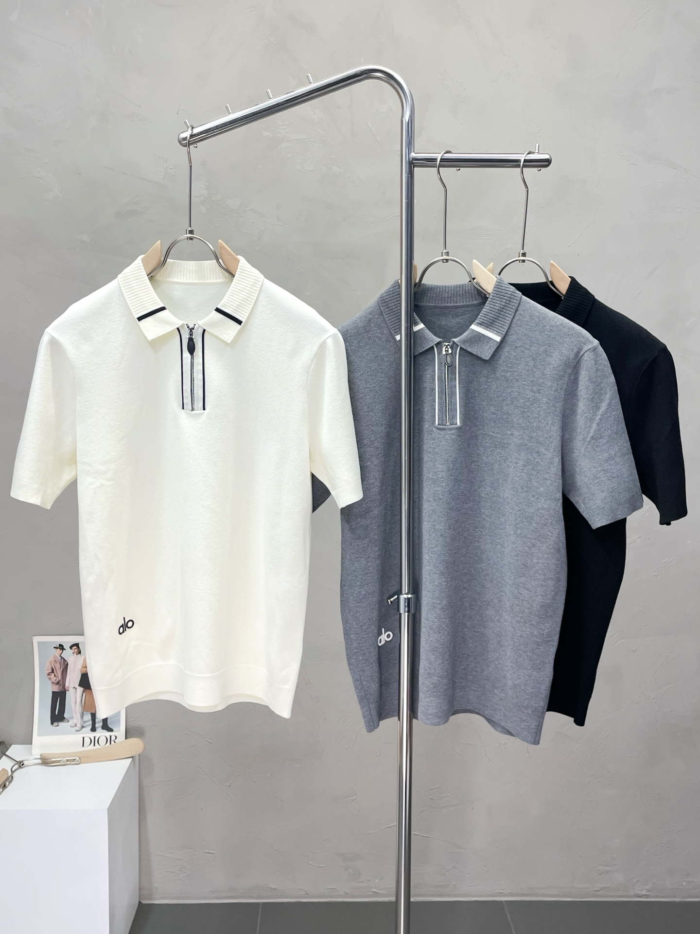 NO:515395,.Alo yoga exclusively offers new original single men's casual knitted short sleeves, high-end customization, high-end version, fashionable and versatile imported fabric, super soft and delicate, skin-friendly and comfortable to wear, high-end boutique, OEM, fine-made top body, very good, men's essential items, three standards, code M-3XL,, T-shirt, alexander wang19860909.Alo yoga独家专供新款原单男士休闲针织短袖 高端定制 高版本 时尚百搭爆款进口面料 手感超柔软细腻 穿着亲肤舒适 高端精品 代工厂精细做上身非常赞 男士必备单品 三标齐全 码数M-3XL,,T-shirt,alexander wang,Men's clothing