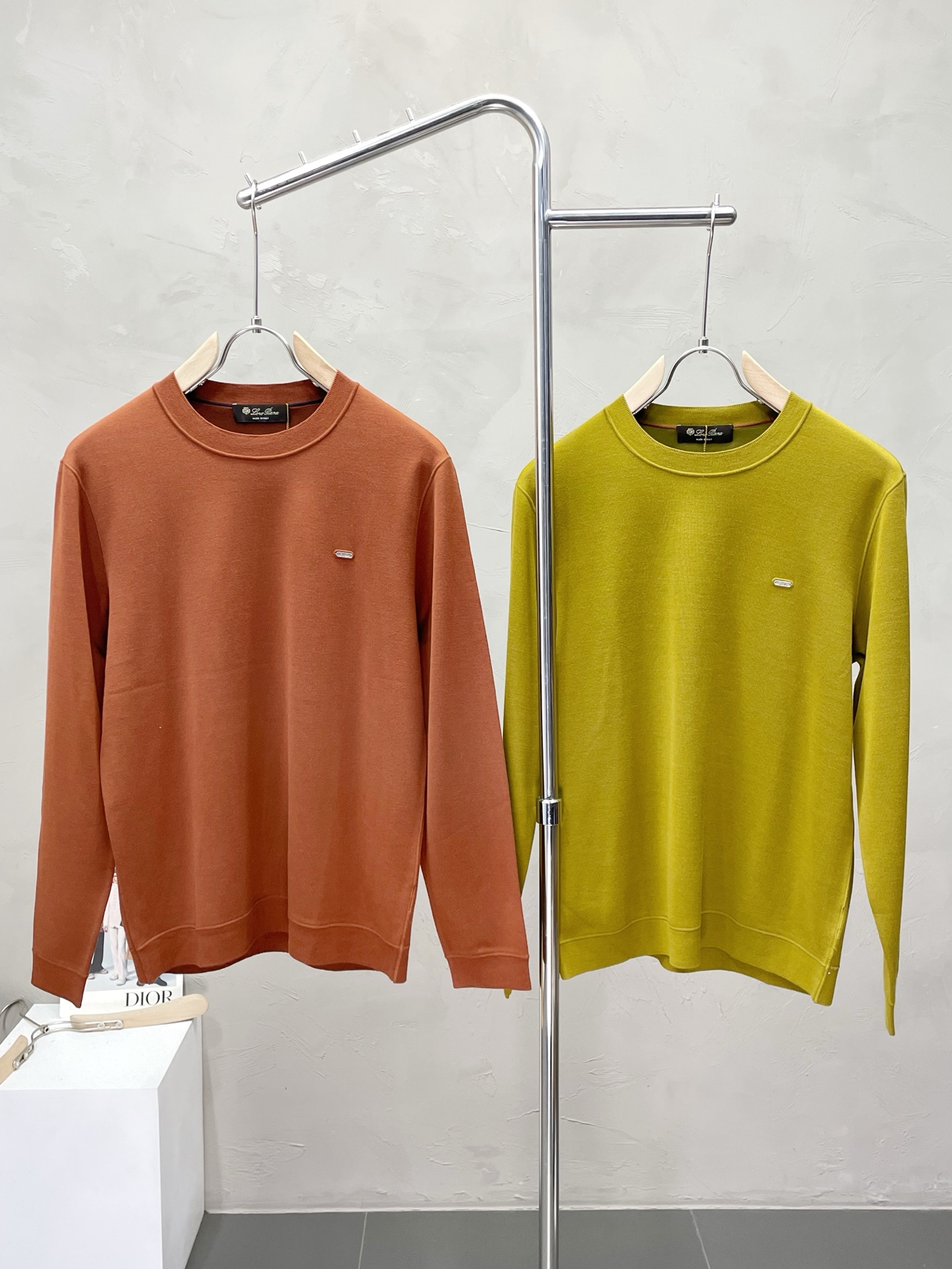 NO:515410,.LP-Loro Piana exclusively offers new original single men's casual long sleeves, high-end customization, high-end version, fashionable and versatile imported fabric, super soft and delicate, skin-friendly and comfortable to wear, high-end boutique, OEM, fine-made top body, very good, men's essential items, three standards, 48-56,,loro piga,loro piga,alexander wang19860909.LP-Loro Piana诺悠翩雅独家专供新款原单男士休闲长袖 高端定制 高版本 时尚百搭爆款进口面料 手感超柔软细腻 穿着亲肤舒适 高端精品 代工厂精细做上身非常赞 男士必备单品 三标齐全 码数48-56,,loro piana,loro piana,alexander wang,Men's clothing