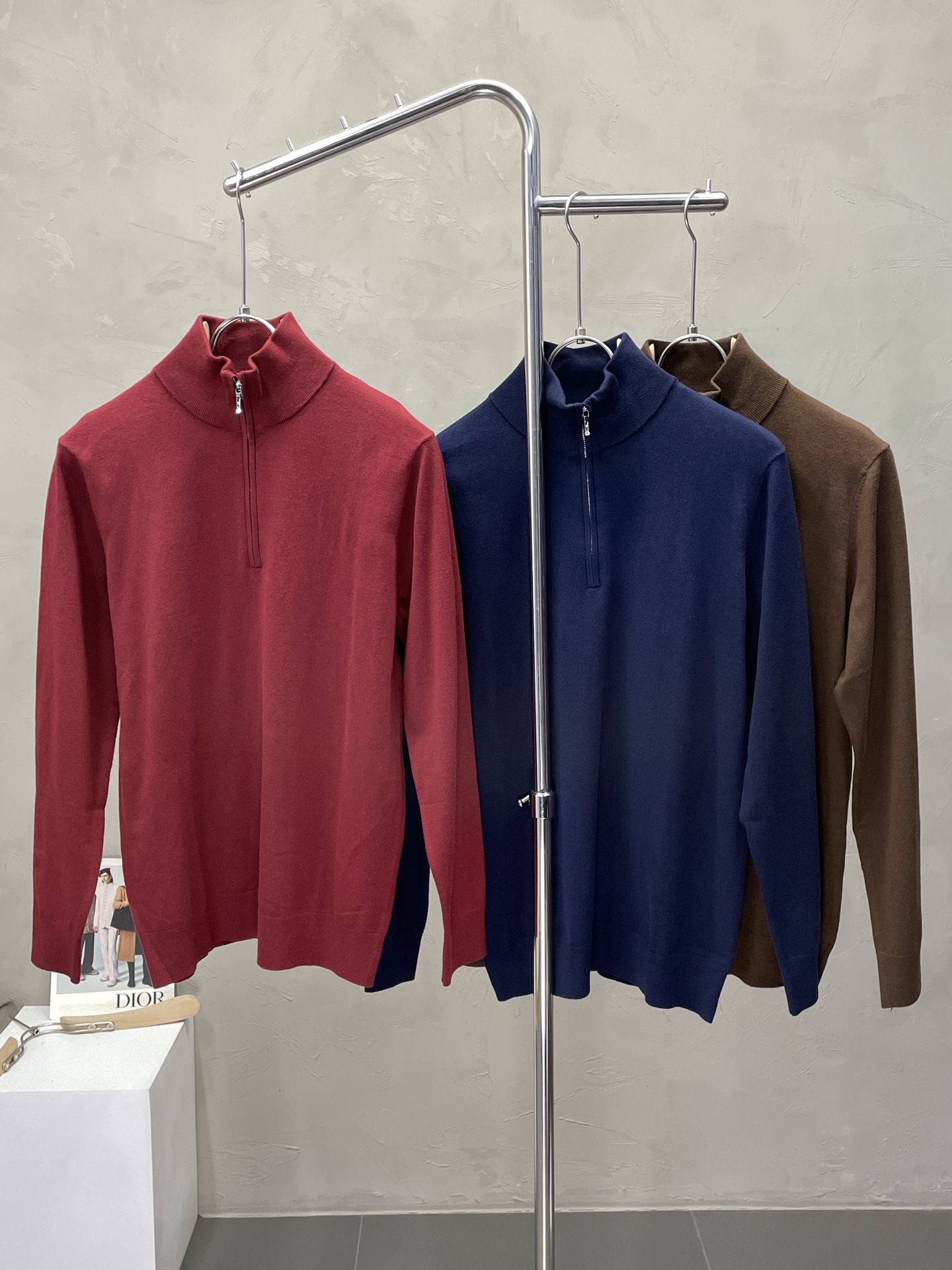 NO:515431,.LP-Loro Piana exclusively offers new original single men's casual sweater, high-end customization, high-end version, fashionable and versatile imported fabric, super soft and delicate, skin-friendly and comfortable to wear, high-end boutique, OEM, fine-made top body, very good, men's essential items, three standards, 48-56,,loro piga,loro piga,sweaters,alexander wang19860909.LP-Loro Piana诺悠翩雅独家专供新款原单男士休闲毛衣 高端定制 高版本 时尚百搭爆款进口面料 手感超柔软细腻 穿着亲肤舒适 高端精品 代工厂精细做上身非常赞 男士必备单品 三标齐全 码数48-56,,loro piana,loro piana,sweaters,alexander wang,Men's clothing