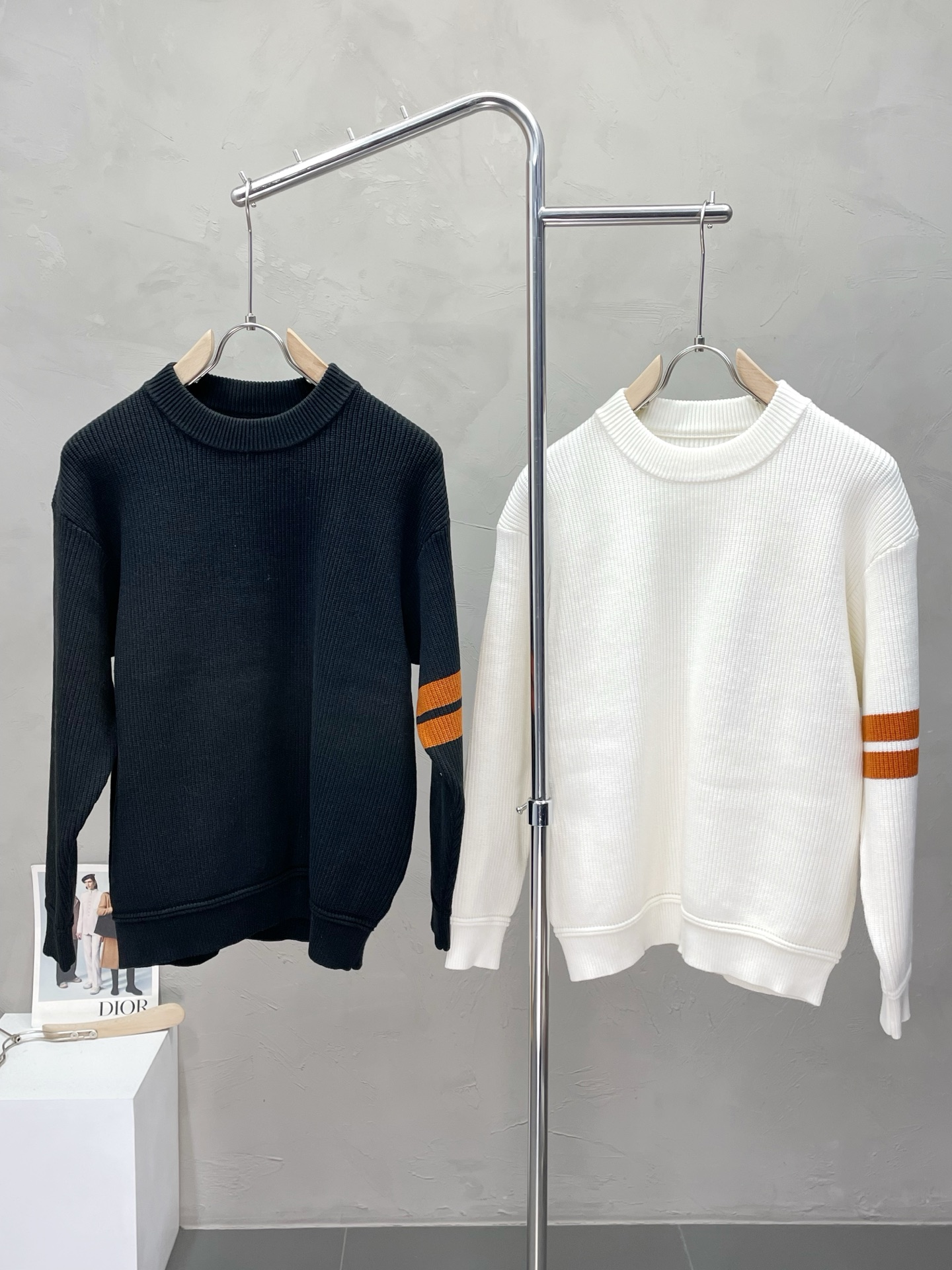 NO:516916,.ZEGNA exclusively offers new original single men's casual sweater, high-end customization, high-end version, fashionable and versatile imported fabric, super soft and delicate, skin-friendly and comfortable, warm and comfortable, high-end boutique, OEM, fine-made top body, very good, men's essential items, three standards, code M-3XL,,zegna, sweaters, alexander wang19860909.ZEGNA杰尼亚独家专供新款原单男士休闲毛衣 高端定制 高端版本 时尚百搭爆款进口面料 手感超柔软细腻 穿着亲肤舒适 保暖舒适 高端精品 代工厂精细做上身非常赞 男士必备单品 三标齐全 码数M-3XL,,zegna,sweaters,alexander wang,Men's clothing