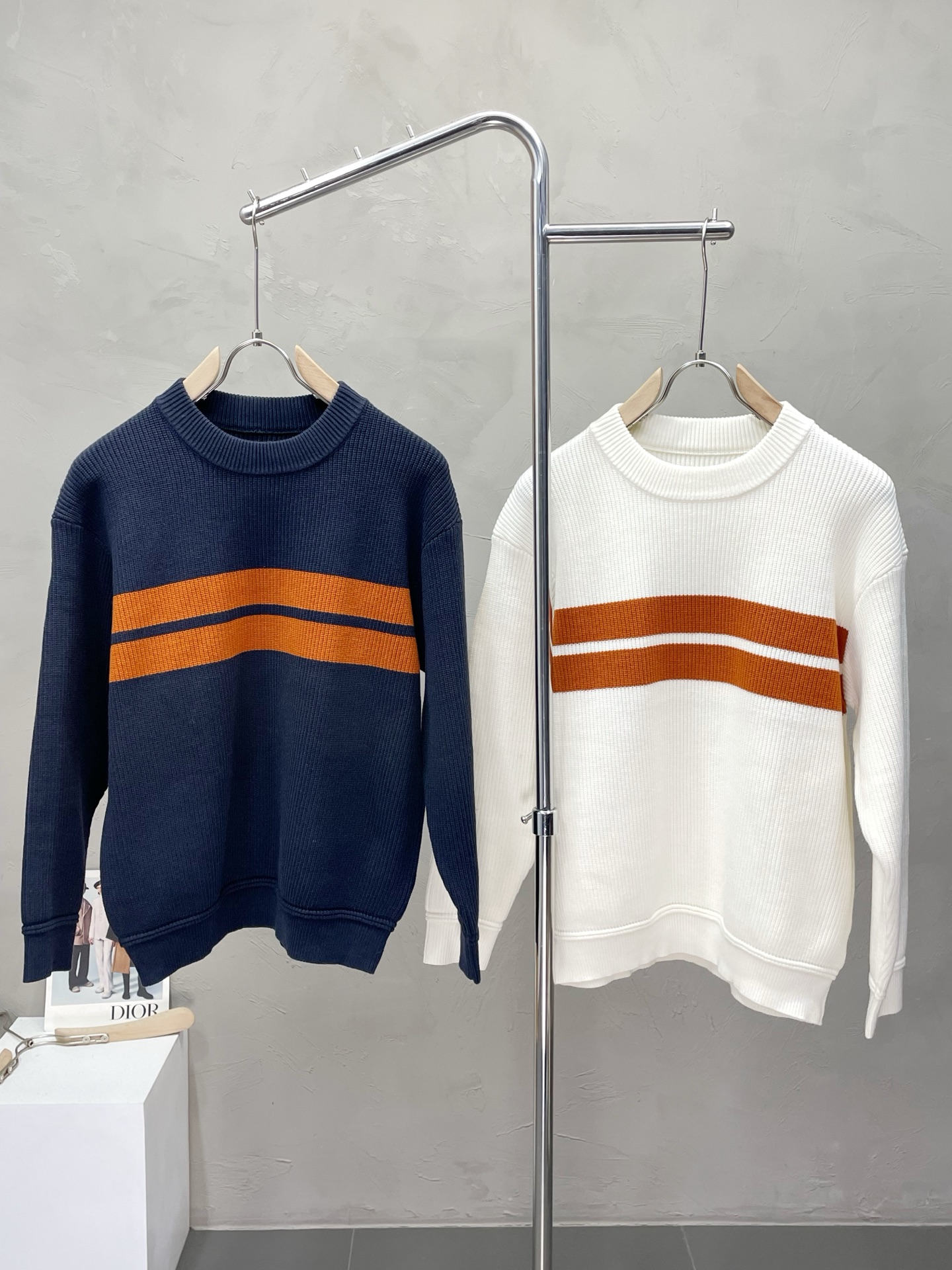 NO:515428,.ZEGNA exclusively offers new original single men's casual sweater, high-end customization, high-end version, fashionable and versatile imported fabric, super soft and delicate, skin-friendly and comfortable, warm and comfortable, high-end boutique, OEM, fine-made top body, very good, men's essential items, three standards, code M-3XL,,zegna, sweaters, alexander wang19860909.ZEGNA杰尼亚独家专供新款原单男士休闲毛衣 高端定制 高端版本 时尚百搭爆款进口面料 手感超柔软细腻 穿着亲肤舒适 保暖舒适 高端精品 代工厂精细做上身非常赞 男士必备单品 三标齐全 码数M-3XL,,zegna,sweaters,alexander wang,Men's clothing