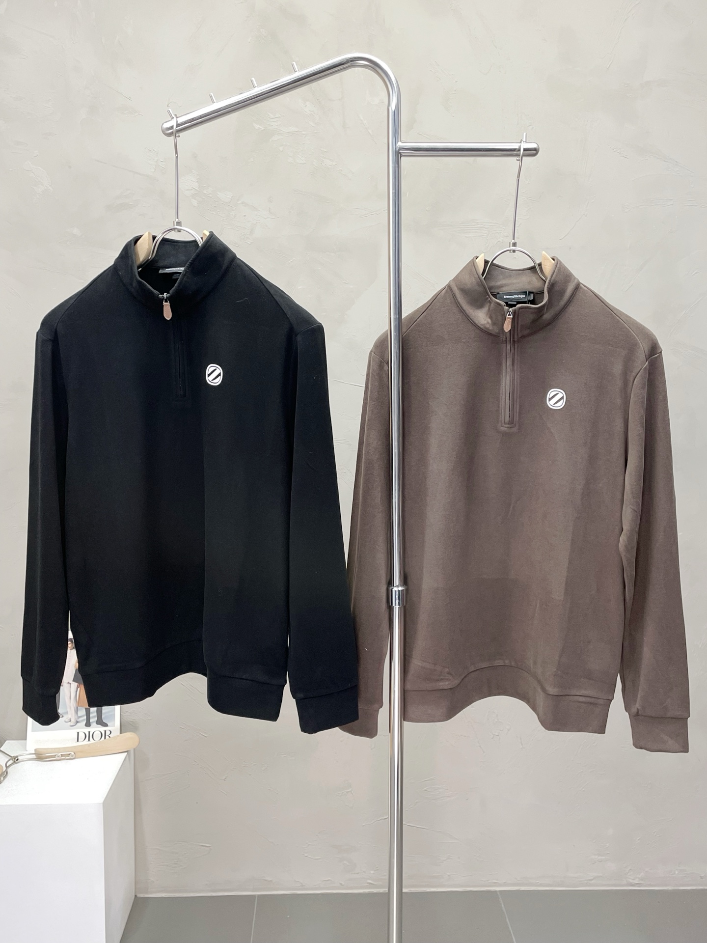 NO:516912,.ZEGNA exclusively offers new original single men's casual autumn and winter long sleeves, high-end customization, high-end version, fashionable and versatile imported fabric, super soft and delicate, skin-friendly and comfortable to wear, high-end boutique, OEM, fine-made top body, very good, men's essential items, three standards, code M-3XL,,zegna,alexander wang19860909.ZEGNA杰尼亚独家专供新款原单男士休闲秋冬长袖 高端定制 高端版本 时尚百搭爆款进口面料 手感超柔软细腻 穿着亲肤舒适 高端精品 代工厂精细做上身非常赞 男士必备单品 三标齐全 码数M-3XL,,zegna,alexander wang,Men's clothing