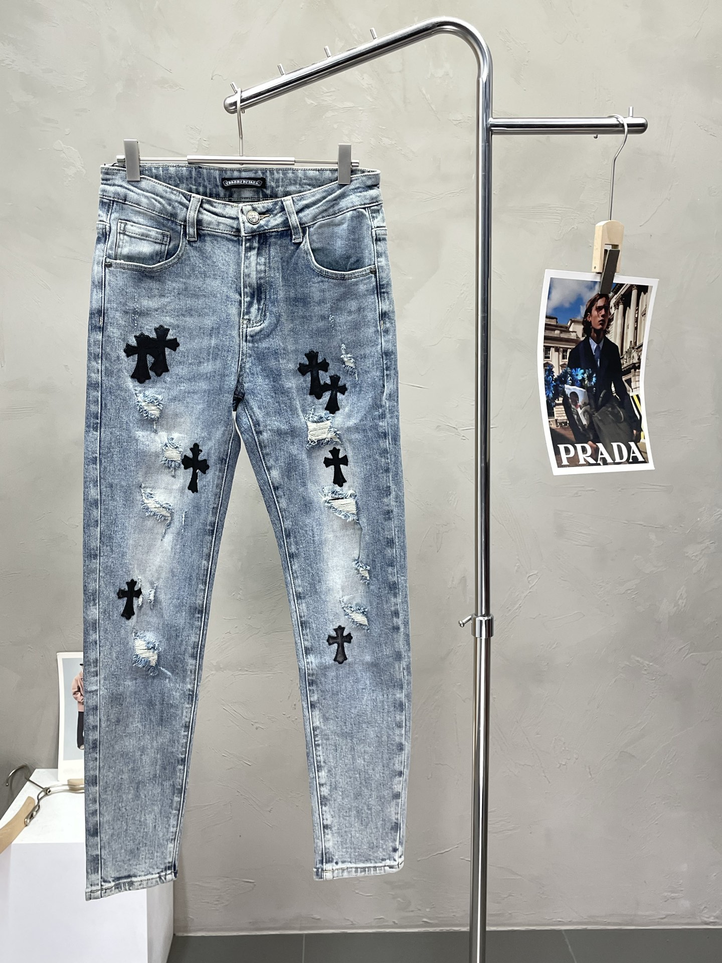 NO:516897,.Chrome hearts exclusively for new casual jeans high-end version!  Customized fabrics for counters are breathable and comfortable, with impeccable details, and the brand element design concept reflects high quality. The feel is delicate and soft!  It is casually cut, with a great upper body style!  Number of codes 28-36 (no 35), chrome hearts, chrome hearts, jeans, alexander wang19860909.Chrome hearts克罗心独家专供新款休闲牛仔裤 高端版本！专柜定制面料 透气舒适度高,细节无可挑剔,品牌元素设计理念,体现高品质.手感细腻柔软！呈现休闲裁剪,上身版型超赞！码数28-36（无35）,,chrome hearts,chrome hearts,jeans,alexander wang,Men's clothing