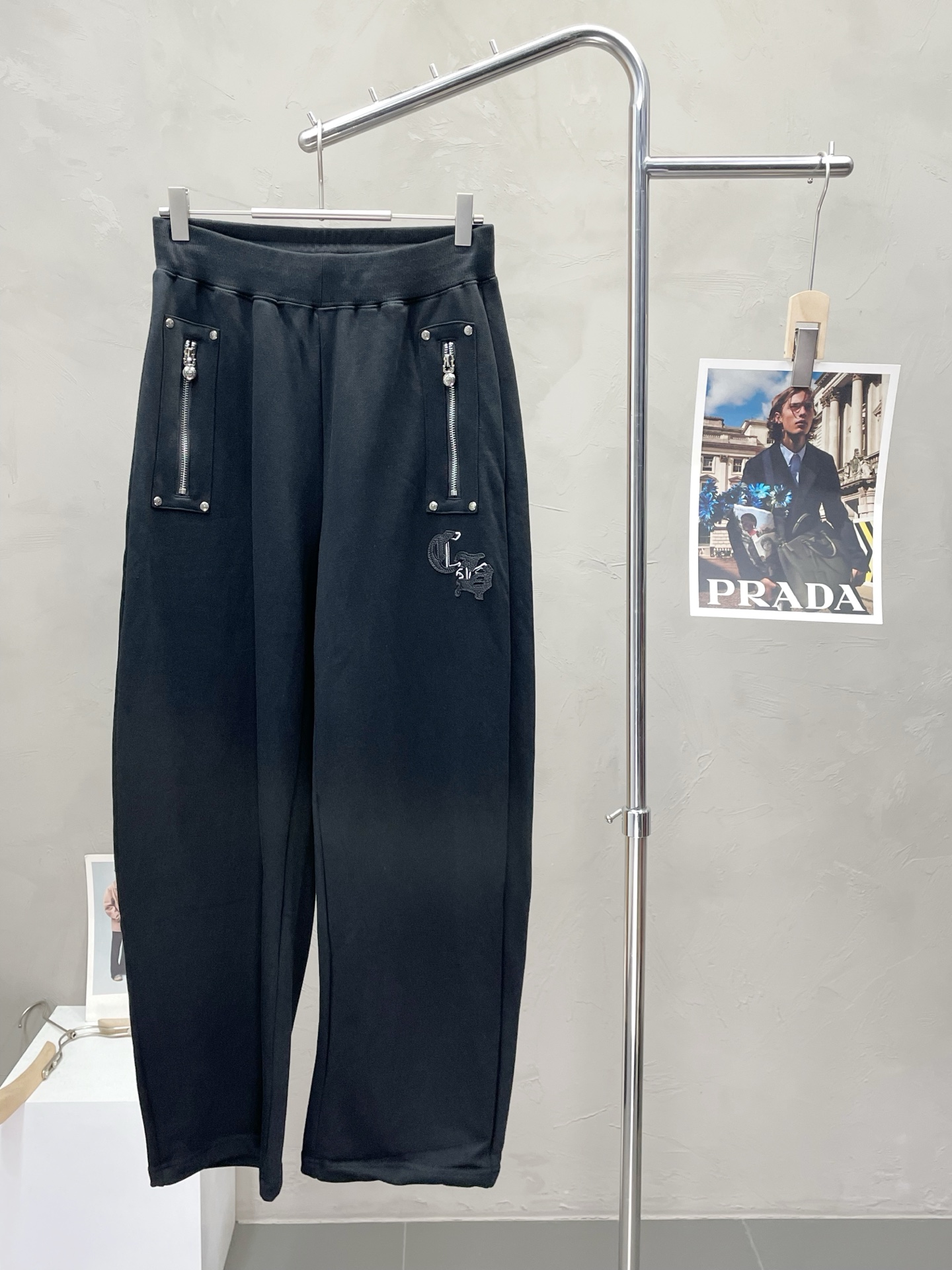 NO:519130,.Chrome Hearts exclusively for new casual pants high-end version!  Customized fabrics for counters are breathable and comfortable, with impeccable details, and the brand element design concept reflects high quality. The feel is delicate and soft!  It is casually cut, with a great upper body style!  Number of codes: M-XXL, chrome hearts, chrome hearts, alexander wang19860909.Chrome Hearts克罗心独家专供新款 休闲裤 高端版本！专柜定制面料 透气舒适度高,细节无可挑剔,品牌元素设计理念,体现高品质.手感细腻柔软！呈现休闲裁剪,上身版型超赞！码数:M-XXL,,chrome hearts,chrome hearts,alexander wang,Men's clothing