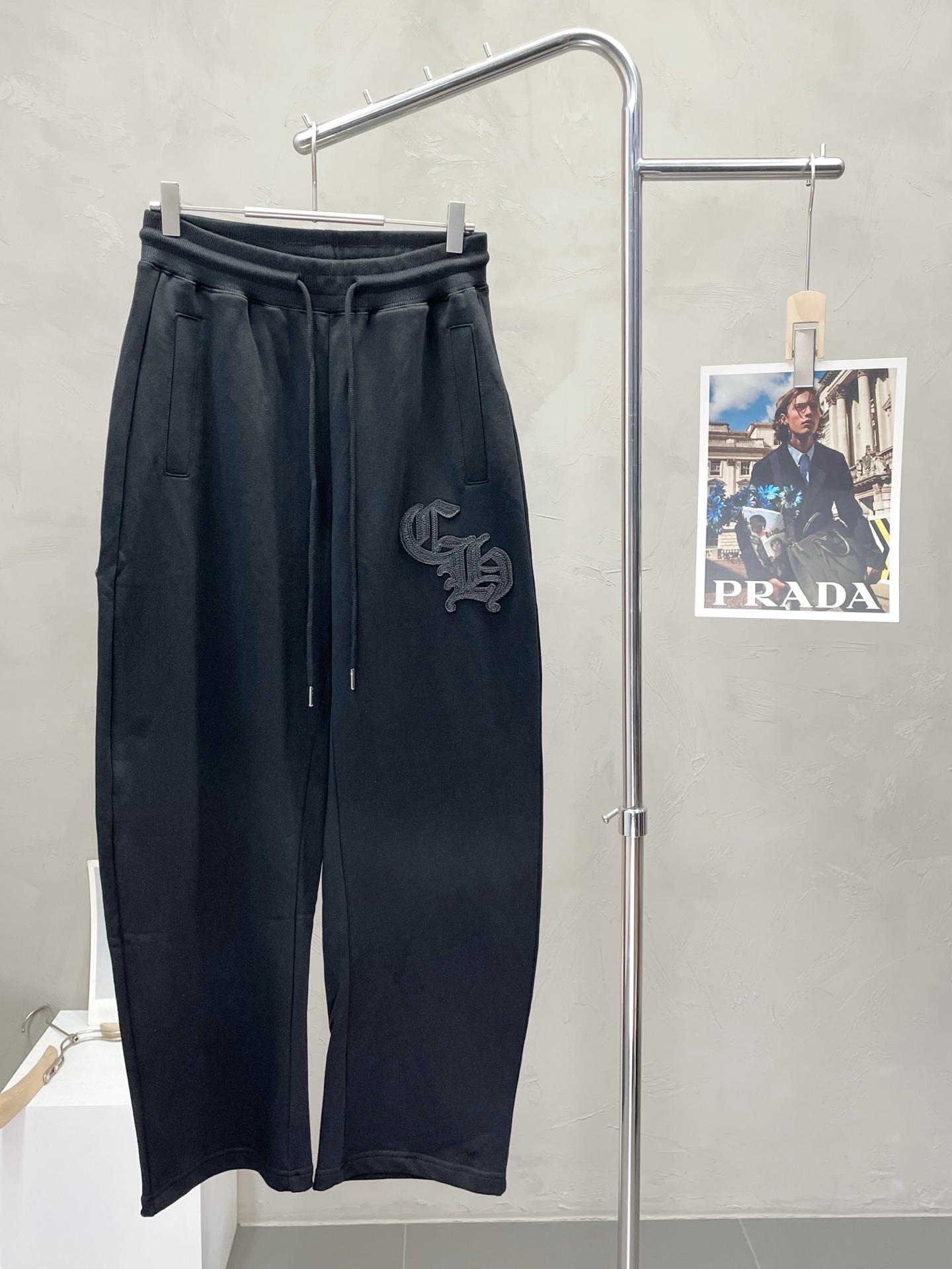 NO:519134,.Chrome Hearts exclusively for new casual pants high-end version!  Customized fabrics for counters are breathable and comfortable, with impeccable details, and the brand element design concept reflects high quality. The feel is delicate and soft!  It is casually cut, with a great upper body style!  Number of codes: M-XXL, chrome hearts, chrome hearts, alexander wang19860909.Chrome Hearts克罗心独家专供新款 休闲裤 高端版本！专柜定制面料 透气舒适度高,细节无可挑剔,品牌元素设计理念,体现高品质.手感细腻柔软！呈现休闲裁剪,上身版型超赞！码数:M-XXL,,chrome hearts,chrome hearts,alexander wang,Men's clothing