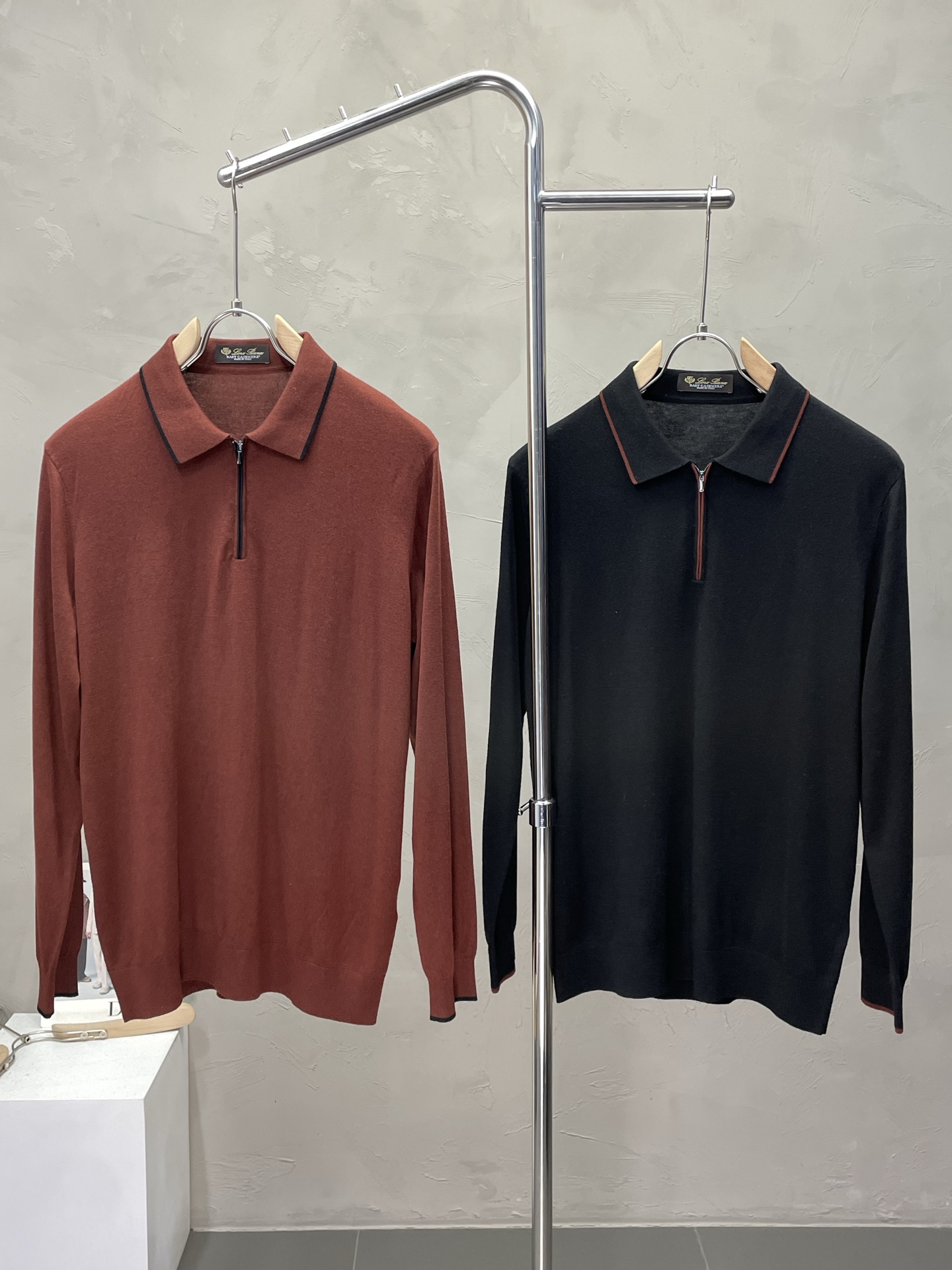 NO:519158,.LP-Loro Piana exclusively offers the latest fashionable long-sleeved jackets with a classic design and superb appearance, and the quality is even more unscrupulous. You can buy it directly. You can't get it wrong! Through the detailed pictures, you can feel its powerful aura, and the warm-concentration effect is significant, so you don’t have to worry about the chill at all! It is both fashionable and functional, and the whole style looks more luxurious and elegant! Size M-2XL, loro piana, loro piana, jackets & coats, alexander wang19860909.LP-Loro Piana诺悠翩雅独家专供最新时尚长袖 经典设计感与颜值爆棚的外套,品质更是无法挑剔品控可以直接入手,不容过错的高端臻品！通过细节图片便可感受到它强悍的气场,聚温保暖效果显著,完全不用担心会有一点寒意！时尚与功能性兼备,整款显得更加的奢华大气！ 尺码M-2XL,,loro piana,loro piana,jackets & coats,alexander wang,Men's clothing