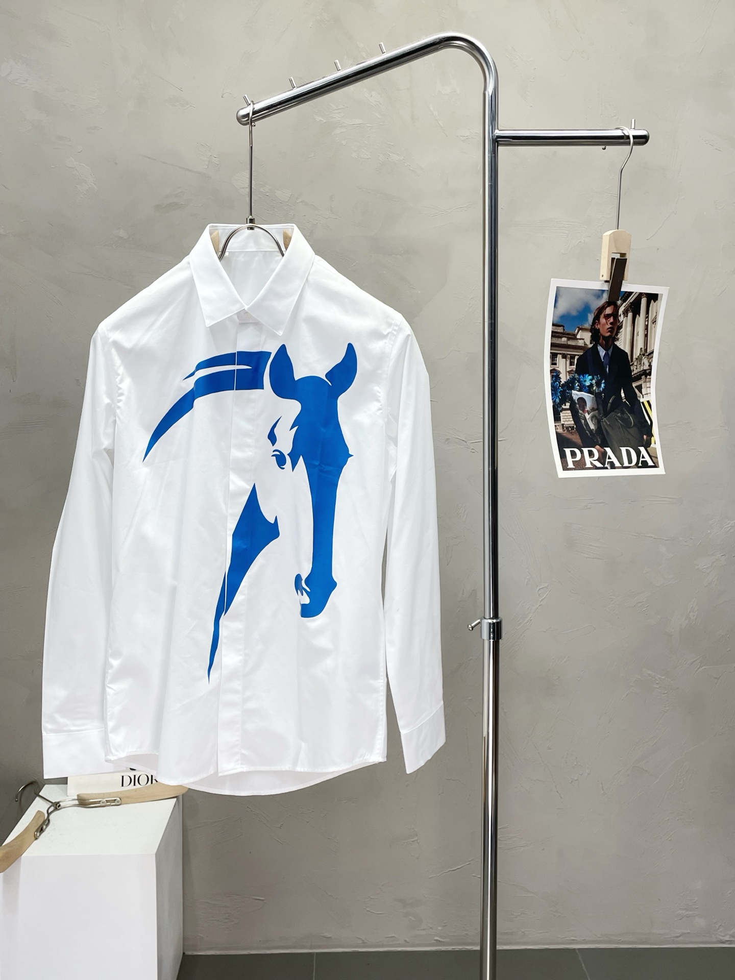 NO:519176,.Hermès Hermès exclusively offers new original single men's casual long-sleeved shirts. High-end customization. High-end version. Fashionable and versatile imported fabrics. Super soft and delicate touch. Comfortable skin-friendly and comfortable to wear. High-end boutique. OEM is very good at making the upper body. Men's must-have items. Complete three standards. Number of 38-43., hermes, hermes, shirts, alexander wang.19860909.Hermès爱马仕独家专供新款原单男士休闲长袖衬衫 高端定制 高端版本 时尚百搭爆款进口面料 手感超柔软细腻 穿着亲肤舒适 高端精品 代工厂精细做上身非常赞 男士必备单品 三标齐全 码数38-43,,hermes,hermes,shirts,alexander wang,Men's clothing