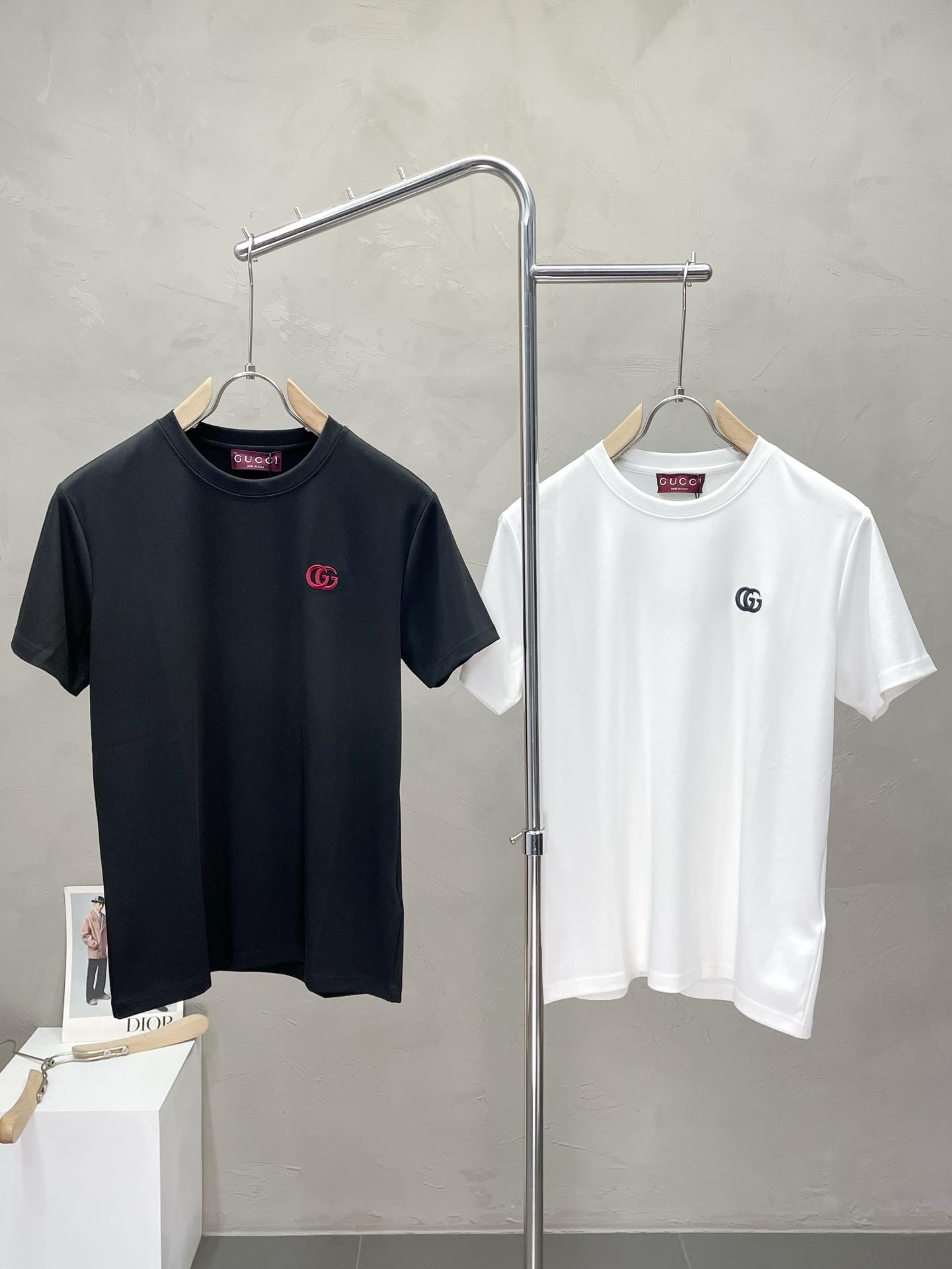 NO:522847,.Gucci exclusively offers new original single men's casual short sleeves, high-end customization, high-end version, fashionable and versatile imported fabric, super soft and delicate, skin-friendly and comfortable to wear, high-end boutique, OEM, fine-grained top body, very good, men's essential items, three standards, code M-3XL,,gucci,gucci,T-shirt,alexander wang19860909.Gucci古驰独家专供新款原单男士休闲短袖 高端定制 高端版本 时尚百搭爆款进口面料 手感超柔软细腻 穿着亲肤舒适 高端精品 代工厂精细做上身非常赞 男士必备单品 三标齐全 码数M-3XL,,gucci,gucci,T-shirt,alexander wang,Men's clothing