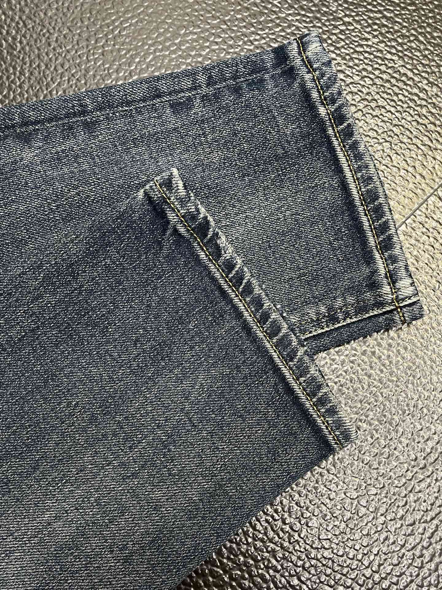 。ZEGNA杰尼亚💥独家专供新款休闲牛仔裤👖高端版本！专柜定制面料 透气舒适度高，细节无可挑剔，品牌元素
