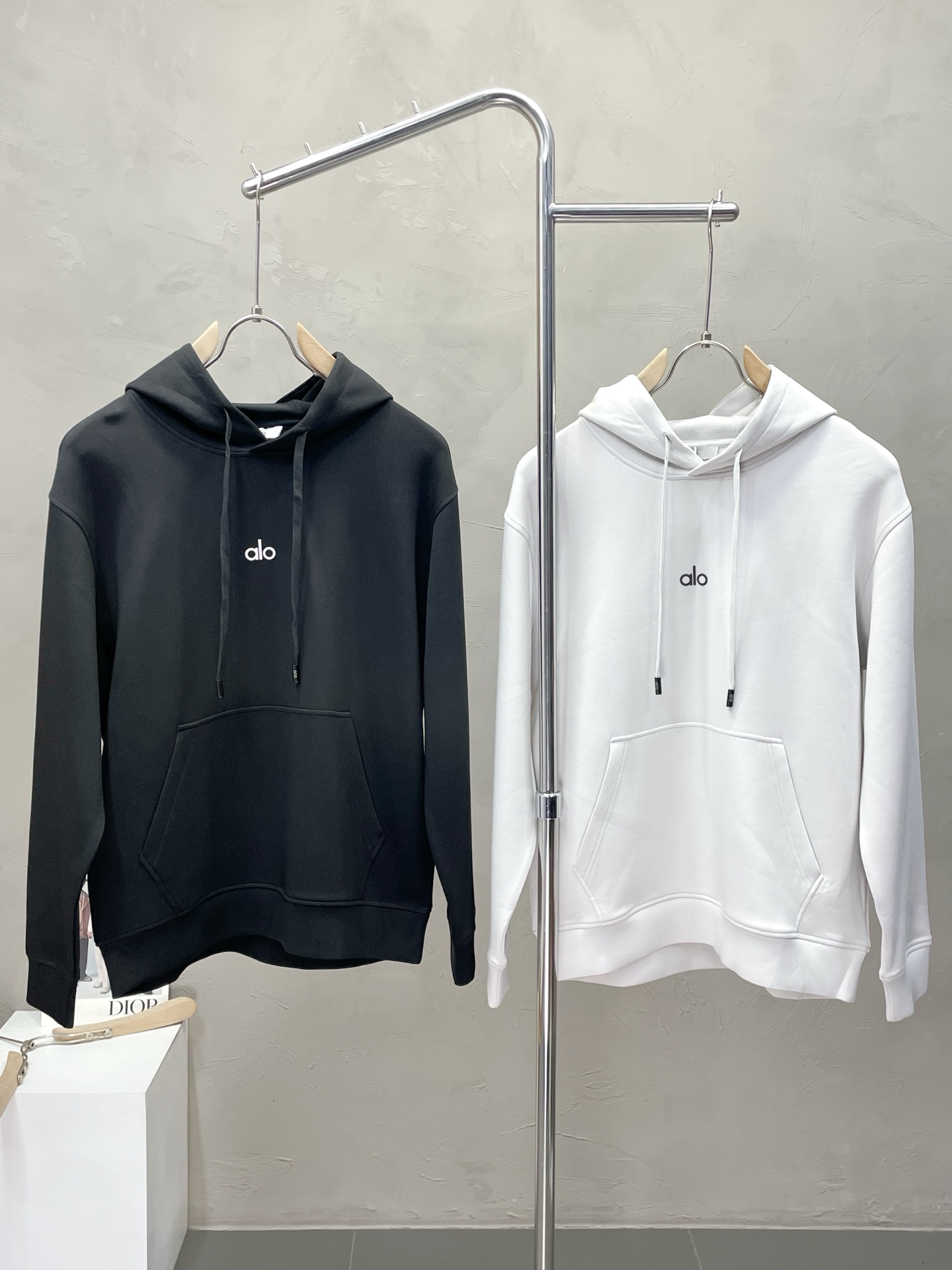 NO:521592,.ALO YOGA exclusively offers new original single men's casual hooded sweatshirts, high-end customization, high-end version, fashionable and versatile imported fabric, super soft and delicate, skin-friendly and comfortable to wear, high-end boutique, OEM, fine-made top body, very good, men's essential items, three standards, code M-3XL,,hoodie, sweatshirts, hats, alexander wang19860909.ALO YOGA独家专供新款原单男士休闲连帽卫衣 高端定制 高端版本 时尚百搭爆款进口面料 手感超柔软细腻 穿着亲肤舒适 高端精品 代工厂精细做上身非常赞 男士必备单品 三标齐全 码数M-3XL,,hoodie,sweatshirts,hats,alexander wang,Men's clothing