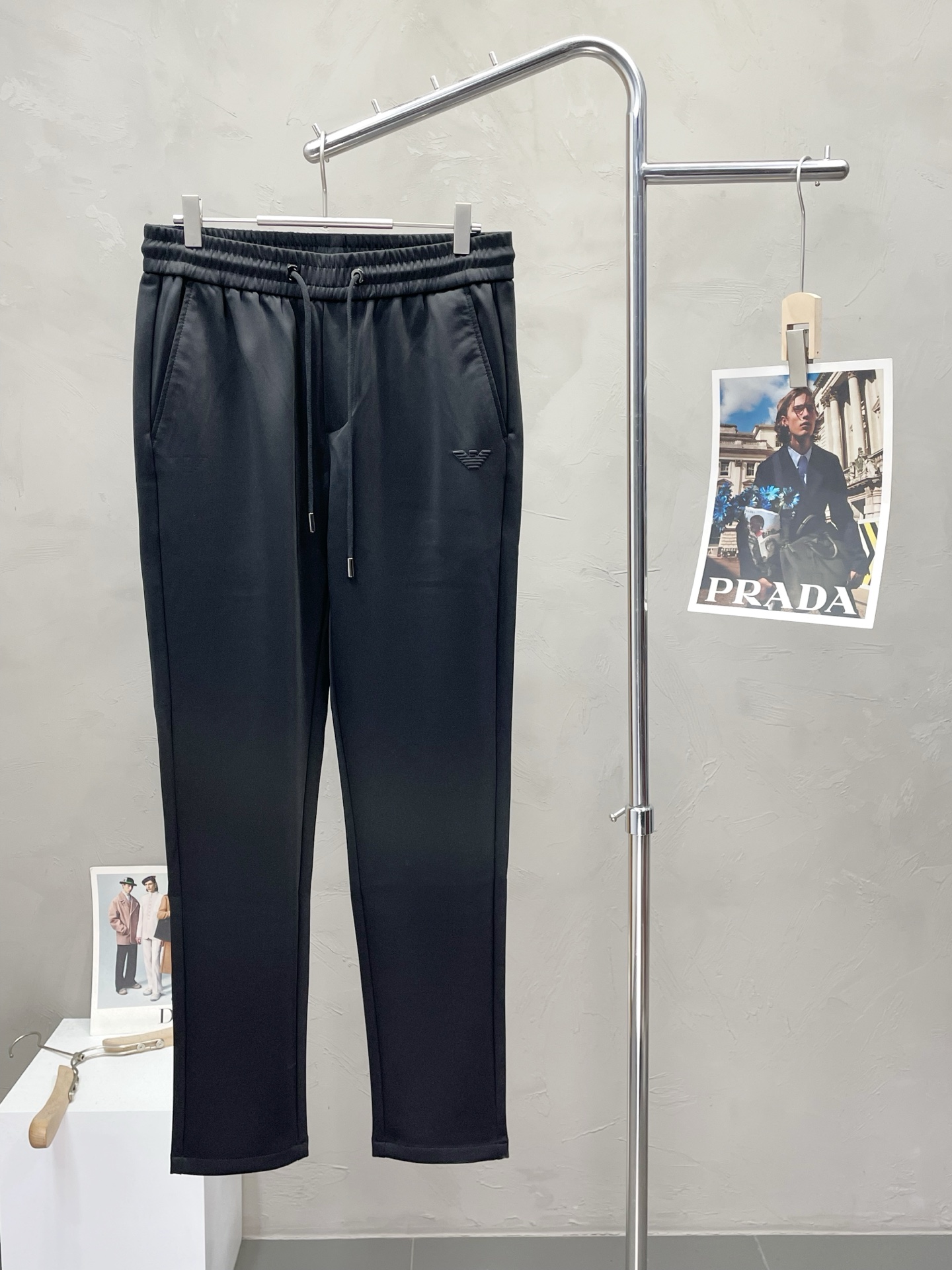 NO:521575,.ARMANI Armani exclusively for new casual pants, high-end version!  Customized fabrics for counters are breathable and comfortable, with impeccable details, and the brand element design concept reflects high quality. The feel is delicate and soft!  It is casually cut, with a great upper body style!  Number of codes 29-38, Armani, Armani, Alexander wang19860909.ARMANI阿玛尼独家专供新款休闲裤 高端版本！专柜定制面料 透气舒适度高,细节无可挑剔,品牌元素设计理念,体现高品质.手感细腻柔软！呈现休闲裁剪,上身版型超赞！码数29-38,,armani,armani,alexander wang,Men's clothing