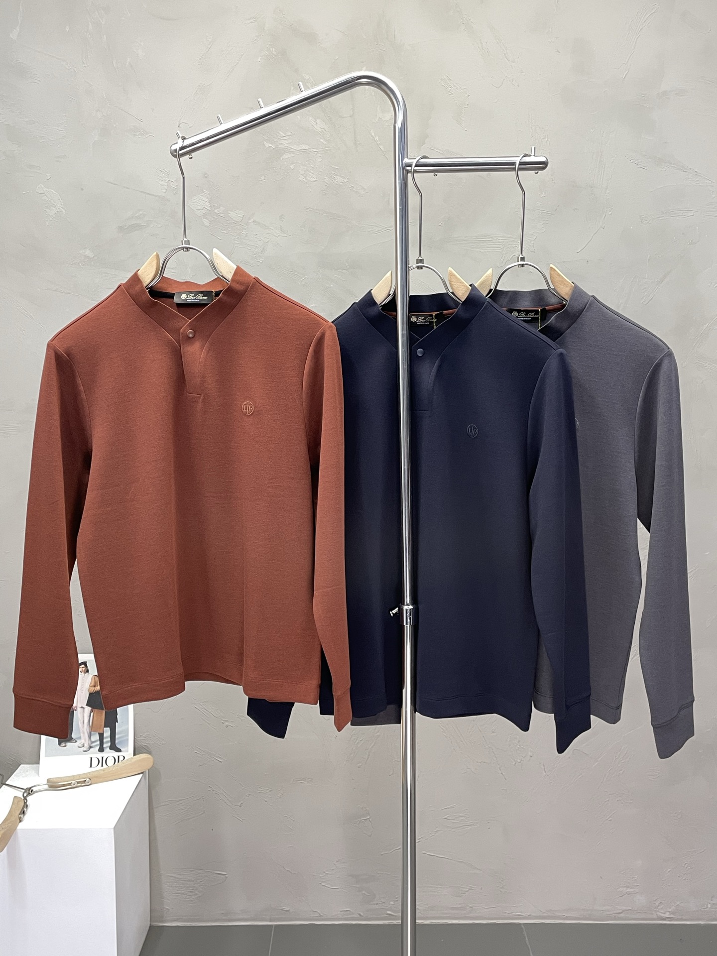 NO:521574,.LP-Loro Piana exclusively offers new original single men's casual long sleeves, high-end customization, high-version, fashionable and versatile imported fabric, super soft and delicate, skin-friendly and comfortable to wear, high-end boutique, OEM, fine-made top body, very good, men's essential items, three standards, 48-56,,loro piga,loro piga,alexander wang19860909.LP-Loro Piana诺悠翩雅独家专供新款原单男士休闲长袖 高端定制 高版本 时尚百搭爆款进口面料 手感超柔软细腻 穿着亲肤舒适 高端精品 代工厂精细做上身非常赞 男士必备单品 三标齐全 码数48-56,,loro piana,loro piana,alexander wang,Men's clothing