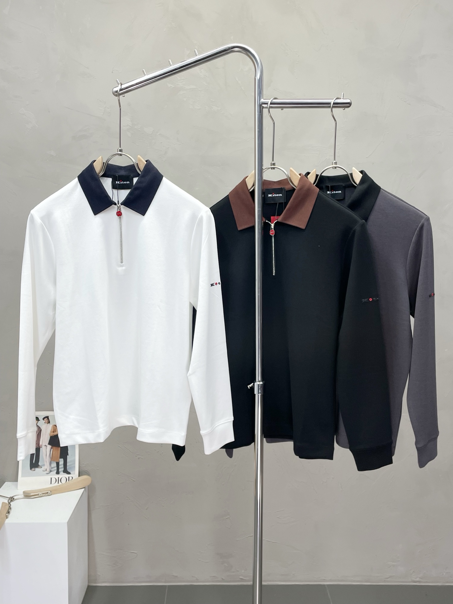 NO:521576,.KITON exclusively offers new original single men's casual long sleeves, high-end customization, high-version, fashionable and versatile imported fabric, super soft and delicate, skin-friendly and comfortable to wear, high-end boutique, OEM, fine-quality, high-end products, men's essential items, complete three standards, number of 48-56,,alexander wang19860909.KITON独家专供新款原单男士休闲长袖 高端定制 高版本 时尚百搭爆款进口面料 手感超柔软细腻 穿着亲肤舒适 高端精品 代工厂精细做上身非常赞 男士必备单品 三标齐全 码数48-56,,alexander wang,Men's clothing