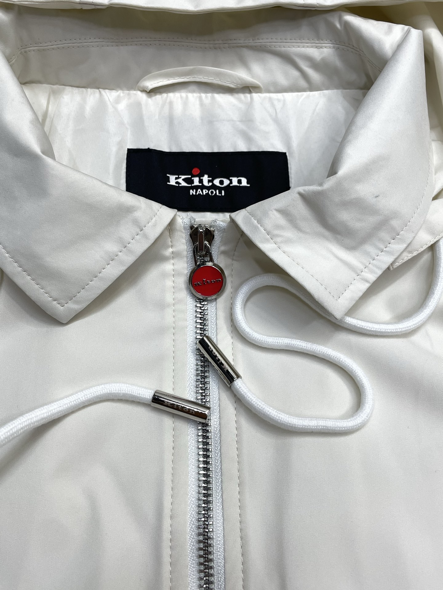 。KITON💥独家专供新款原单男士休闲夹克 帽子可收起设计 高端定制 高版本 时尚百搭爆款⚠️✨原版进口