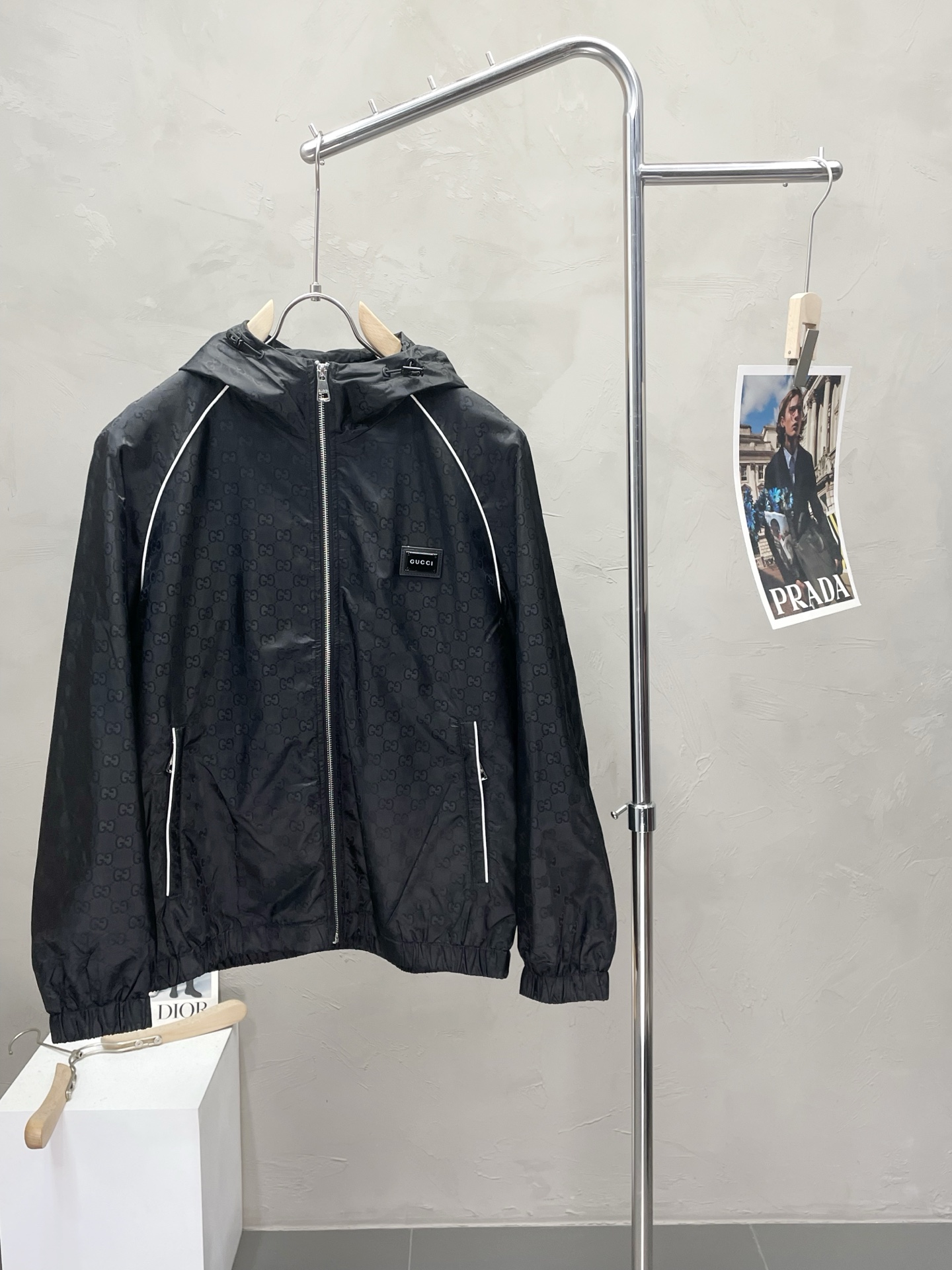 NO:521614,.Gucci exclusively offers new original single men's casual jackets, high-end customization, high-version, fashionable and versatile original imported fabrics, neckline hem, logo pattern design, super soft and delicate, skin-friendly and comfortable to wear, high-end boutique, OEM, fine-made top body, very good, men's essential items, three-standard size M-3XL,,gucci,gucci,jackets & coats,alexander wang19860909.Gucci古驰独家专供新款原单男士休闲夹克 高端定制 高版本 时尚百搭爆款原版进口面料 领口衣摆 logo图案设计 手感超柔软细腻 穿着亲肤舒适 高端精品 代工厂精细做上身非常赞 男士必备单品 三标齐全 尺码M-3XL,,gucci,gucci,jackets & coats,alexander wang,Men's clothing