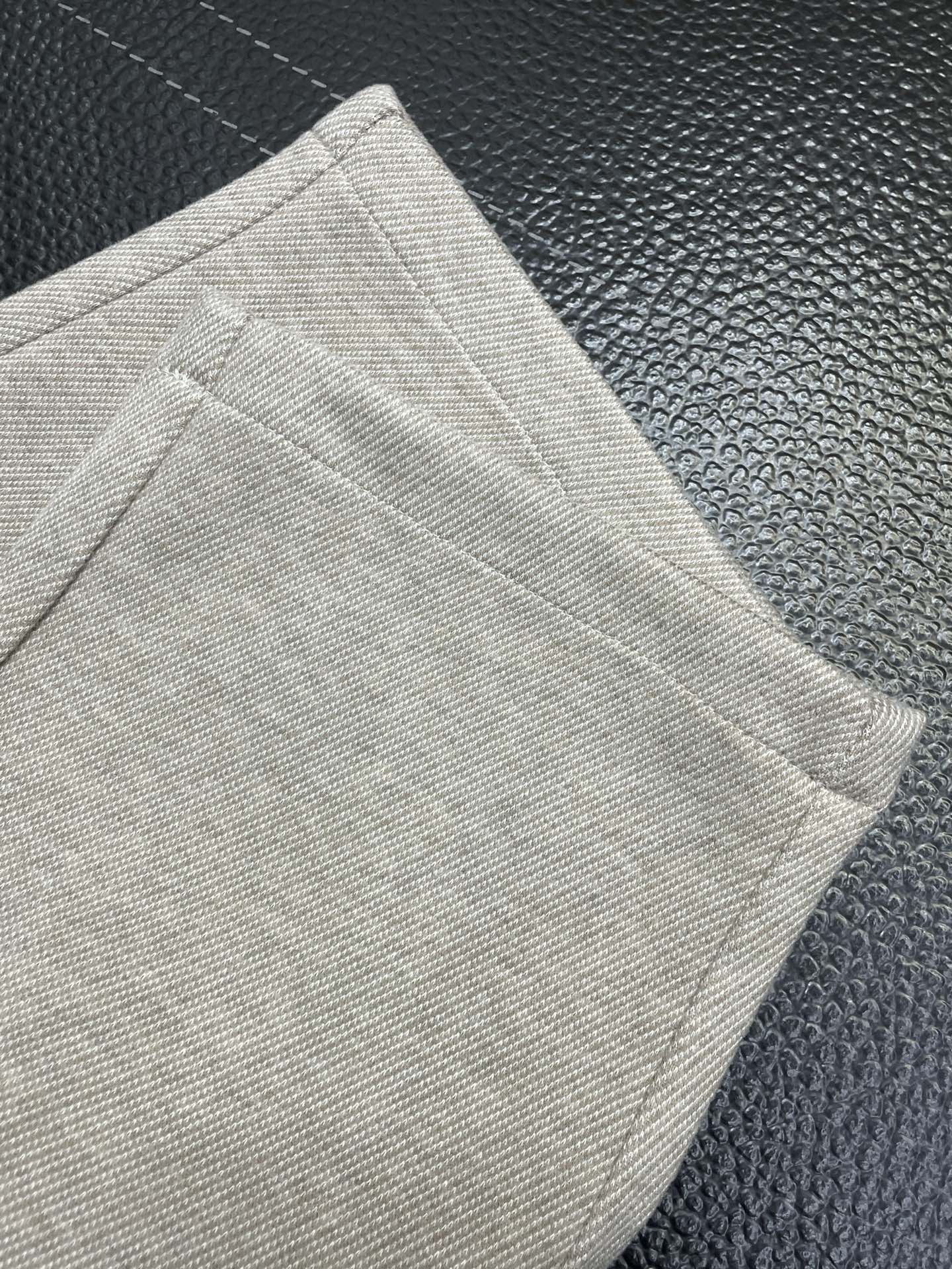 。lP🆕-Loro Piana诺悠翩雅💥独家专供新款 休闲裤 高端版本！专柜定制面料 透气舒适度高，细节