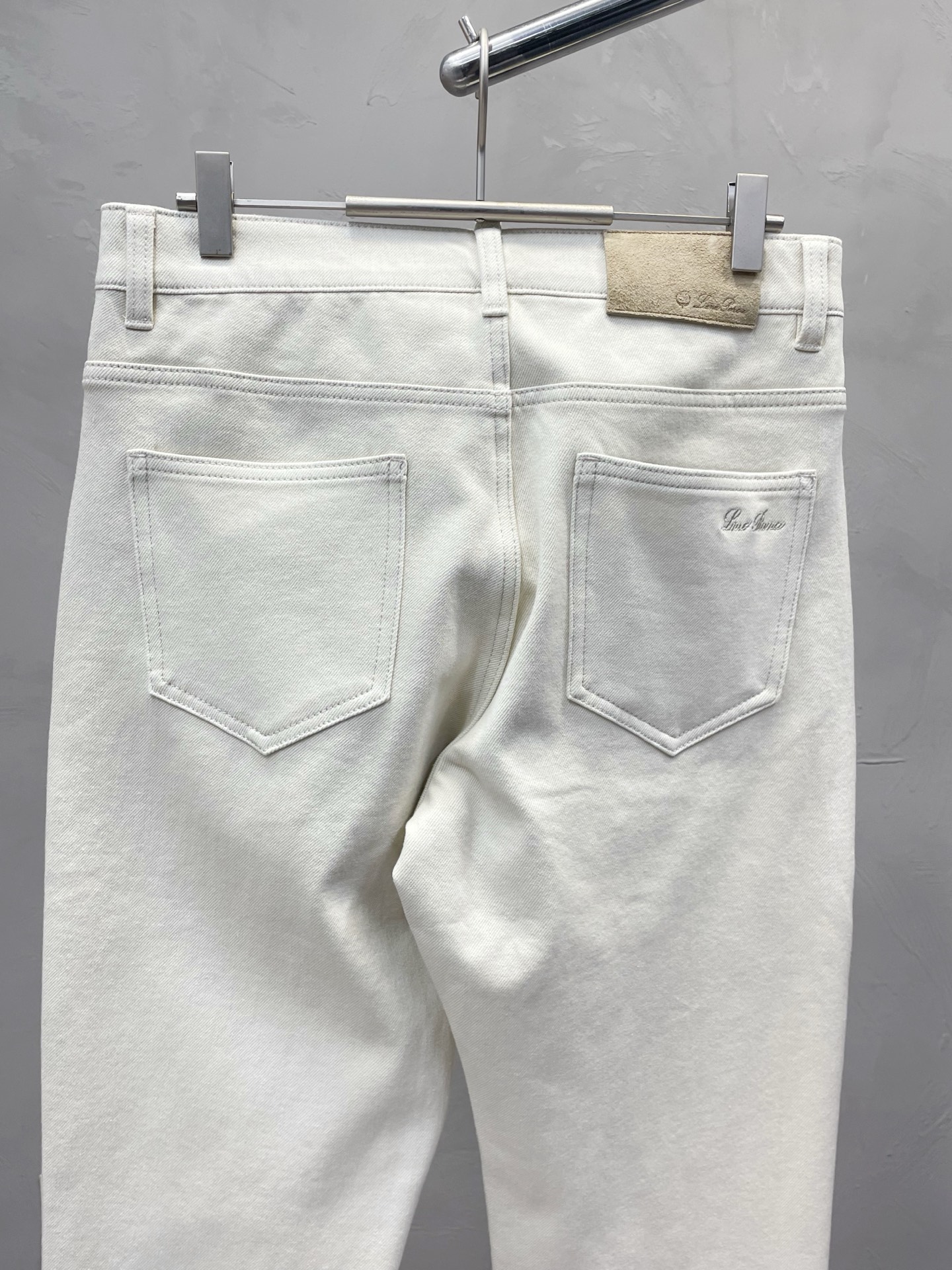 。lP🆕-Loro Piana诺悠翩雅💥独家专供新款 牛仔裤👖高端版本！专柜定制面料 透气舒适度高，细节