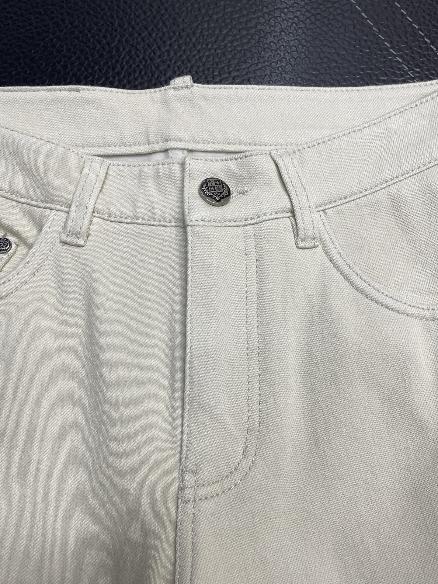 。lP🆕-Loro Piana诺悠翩雅💥独家专供新款 牛仔裤👖高端版本！专柜定制面料 透气舒适度高，细节