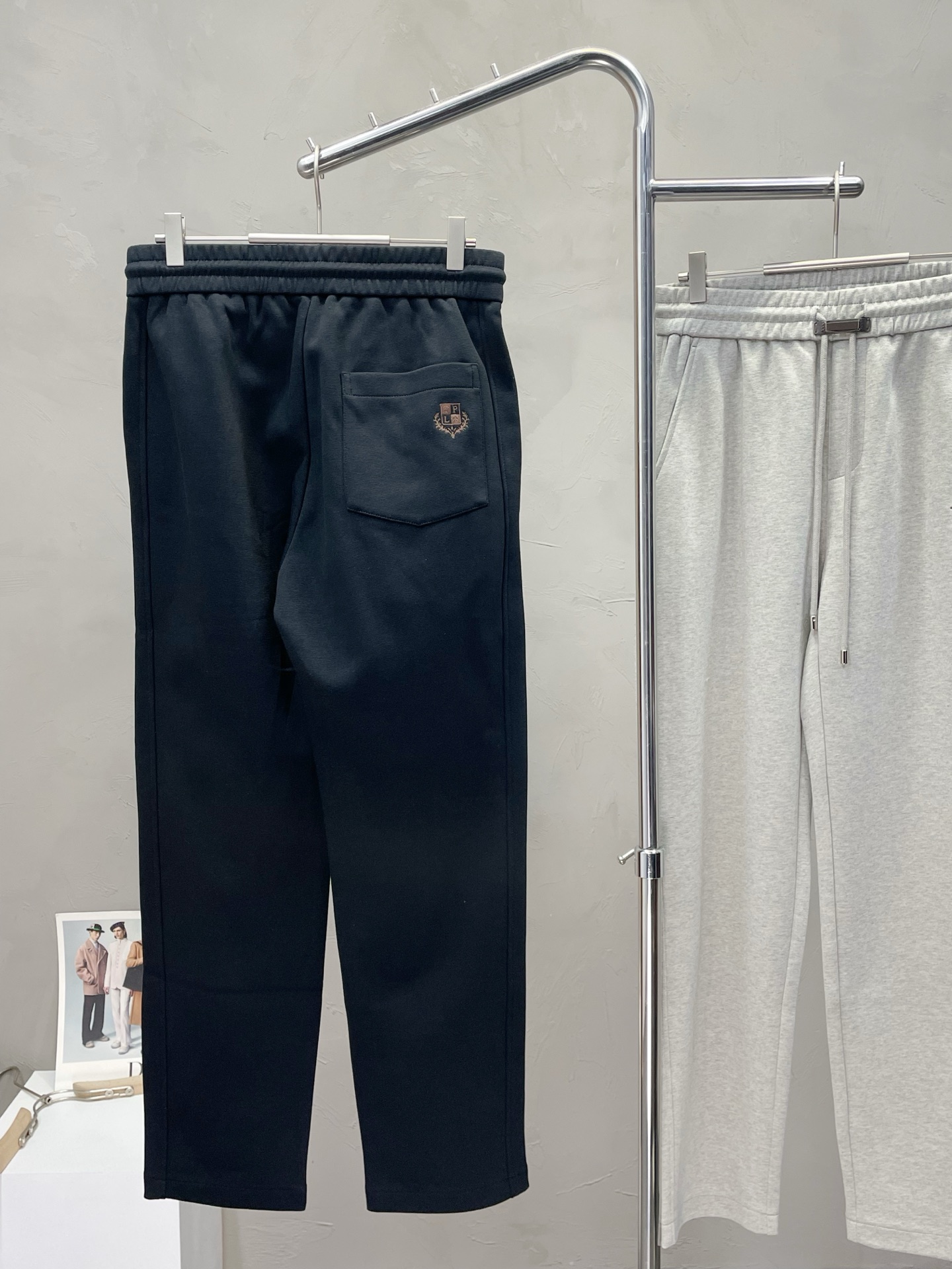 。lP🆕-Loro Piana诺悠翩雅💥独家专供新款 休闲裤。高端版本！专柜定制面料 透气舒适度高，细节