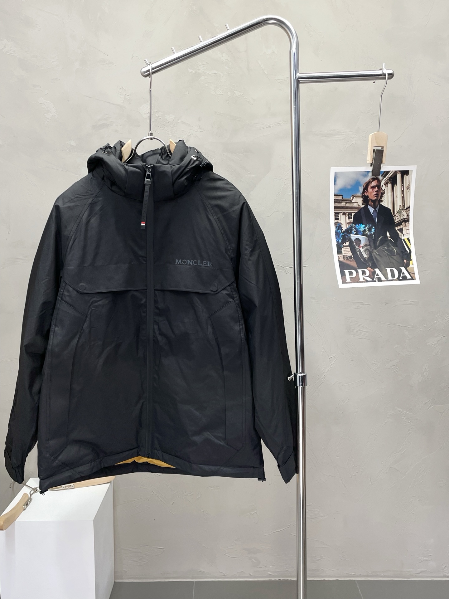 。羽绒服- Moncler蒙口💥独家专供秋冬新款连帽羽绒服，帽子可拆卸设计 贸易公司渠道稀出，降温天气必