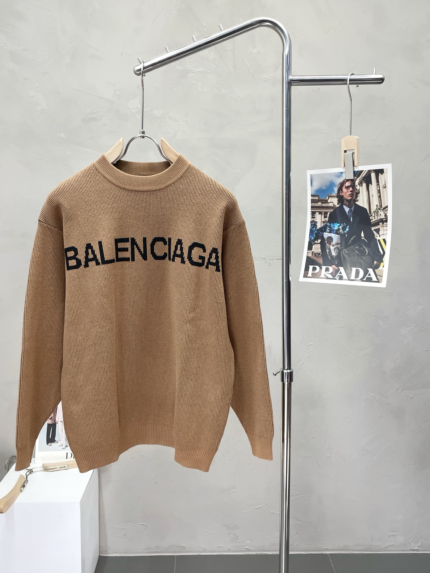 NO:529410,.Balenciaga exclusively offers new original single men's casual sweater, high-end customization, high-end version, fashionable and versatile imported fabric, super soft and delicate, comfortable to wear, warm and comfortable, high-end boutique, OEM, fine-made top body, very good, men's essential items, three standards, complete code M-3XL,,balenciaga,balenciaga,sweaters,alexander wang19860909.Balenciaga巴黎世家独家专供新款原单男士休闲毛衣 高端定制 高端版本 时尚百搭爆款进口面料 手感超柔软细腻 穿着亲肤舒适 保暖舒适 高端精品 代工厂精细做上身非常赞 男士必备单品 三标齐全 码数M-3XL,,balenciaga,balenciaga,sweaters,alexander wang,Men's clothing