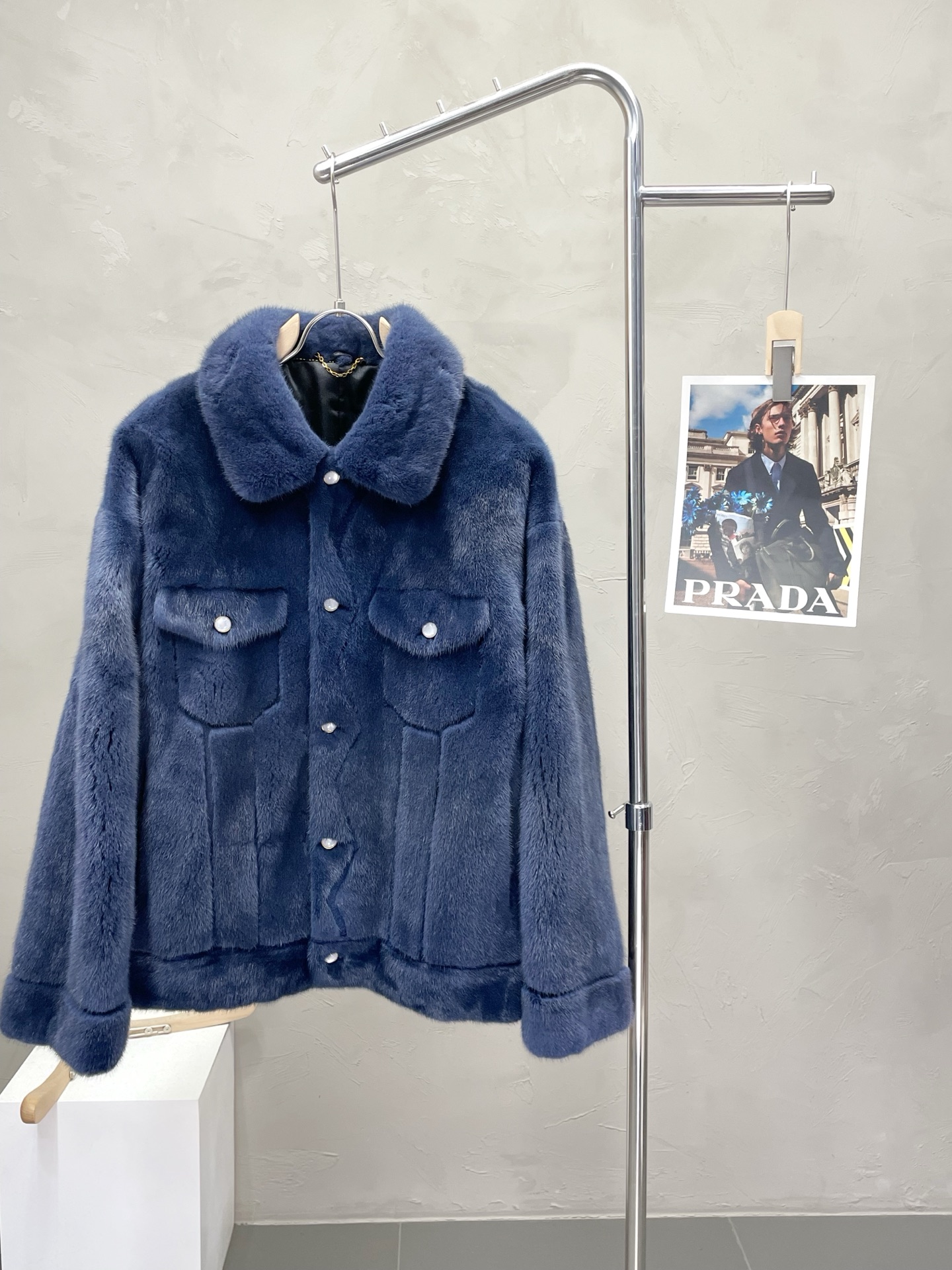 NO:529419,. (This model can only be changed in code) Leather jacket - Louis Vuitton exclusively offers the latest mink leather jacket, classic pearl buckle, imported mink leather fabric. The quality is even more picky and quality control can be purchased directly, which is not to be mistaken for high-end products! Through the detailed pictures, you can feel its powerful aura, and the warm-concentration effect is significant, so you don’t have to worry about the chill at all! It is both fashionable and functional, and the whole style looks more luxurious and elegant! Size M-3XL, louis vuitton,louis vuitton,leather jacket,alexander wang19860909.（此款只能换码）皮衣-Louis Vuitton路易威登独家专供最新款水貂皮衣 经典珍珠扣 进口水貂皮面料 品质更是无法挑剔品控可以直接入手,不容过错的高端臻品！通过细节图片便可感受到它强悍的气场,聚温保暖效果显著,完全不用担心会有一点寒意！时尚与功能性兼备,整款显得更加的奢华大气！ 尺码M-3XL,,louis vuitton,louis vuitton,leather jacket,alexander wang,Men's clothing