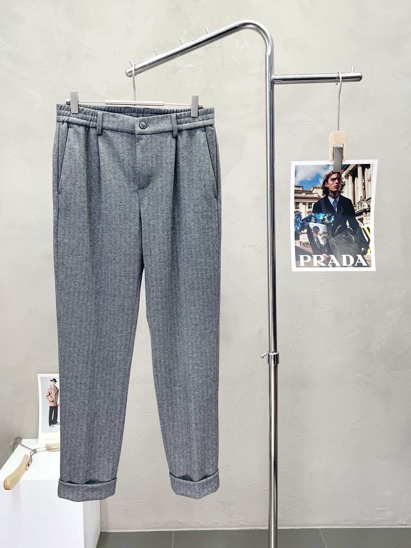 NO:530243,.ZEGNA exclusively offers new original single men's casual pants, high-end customization, high-end version, fashionable and versatile imported fabric, super soft and delicate, skin-friendly and comfortable to wear, high-end boutique, OEM, fine-made top body, very good, men's essential items, three standards, 30-38,,zegna,alexander wang19860909.ZEGNA杰尼亚独家专供新款原单男士休闲裤 高端定制 高端版本 时尚百搭爆款进口面料 手感超柔软细腻 穿着亲肤舒适 高端精品 代工厂精细做上身非常赞 男士必备单品 三标齐全 码数30-38,,zegna,alexander wang,Men's clothing