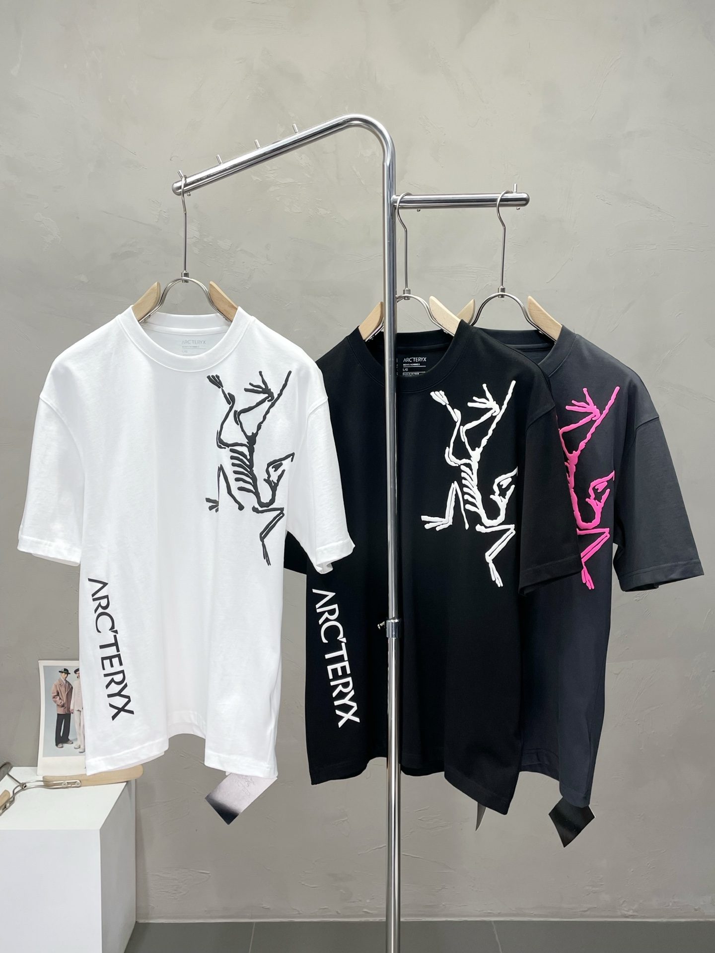 NO:530260,.Arc’teryx Archaeopteryx exclusively offers new original single men’s casual short sleeves, high-end customization, high-end version, fashionable and versatile imported fabric, super soft and delicate, skin-friendly and comfortable to wear, high-end boutique, OEM, fine-made, very good for the upper body, men’s essential items, complete three standards, S-3XL, arc’teryx, T-shirt, alexander wang19860909.Arc’teryx始祖鸟独家专供新款原单男士休闲短袖 高端定制 高端版本 时尚百搭爆款进口面料 手感超柔软细腻 穿着亲肤舒适 高端精品 代工厂精细做上身非常赞 男士必备单品 三标齐全 码数S-3XL,arc'teryx,T-shirt,alexander wang,Men's clothing