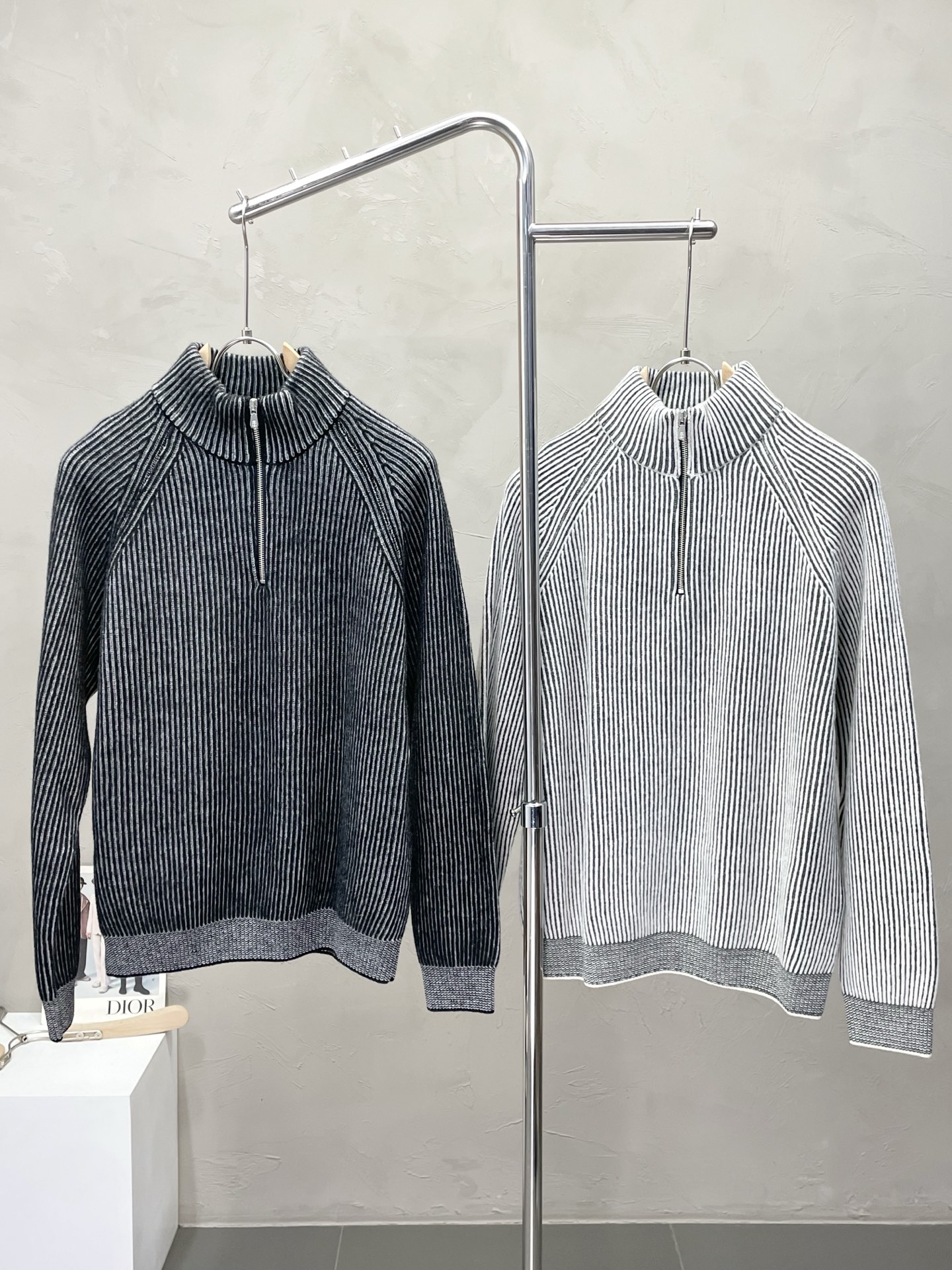 NO:523892,.BC-Brunello Cucineli Brunello Cucineli exclusively supplies new original single men's casual sweater High-end customization High-end version Fashionable and versatile imported fabrics Super soft and delicate touch, skin-friendly and comfortable to wear, warm and comfortable High-end boutique OEM factory fine-made top body very good Men's essential items, complete three standards, 48-54,,brunello cucinelli,sweaters,alexander wang19860909.BC-Brunello Cucineli 布鲁内洛·库奇内利独家专供新款原单男士休闲毛衣 高端定制 高端版本 时尚百搭爆款进口面料 手感超柔软细腻 穿着亲肤舒适 保暖舒适 高端精品 代工厂精细做上身非常赞 男士必备单品 三标齐全 码数48-54,,brunello cucinelli,sweaters,alexander wang,Men's clothing