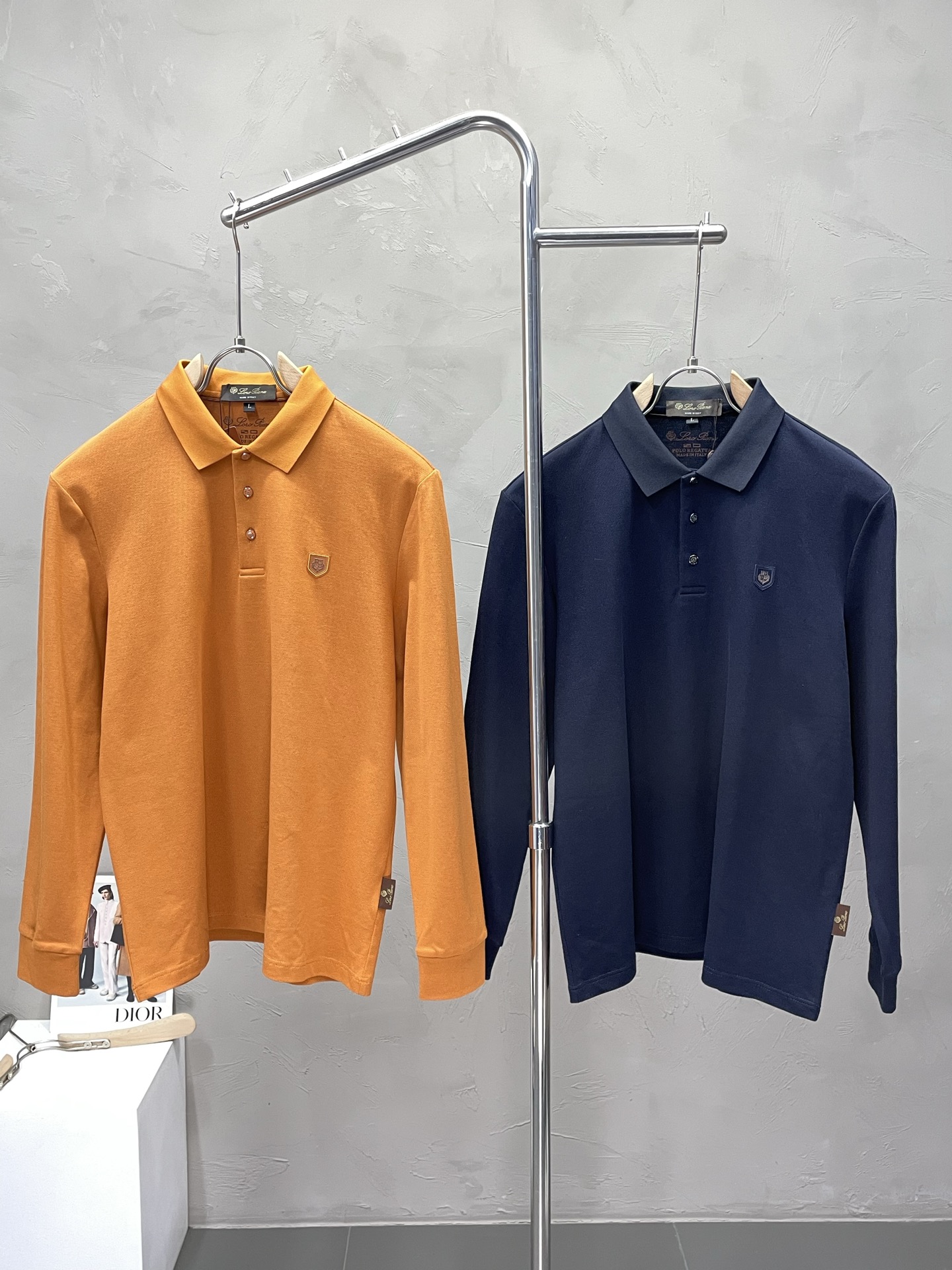 NO:524885,.LP-Loro Piana exclusively offers new original single men's casual shirts. High-end customization, high-end version, fashionable and versatile imported fabrics, super soft and delicate, skin-friendly and comfortable to wear, high-end boutique, OEM, fine-made top body, very good, men's essential items, three standards, 48-58,,loro pigaana,loro pigaana,shirts,alexander wang19860909.LP-Loro Piana诺悠翩雅独家专供新款原单男士休闲衬衫.高端定制 高端版本 时尚百搭爆款进口面料 手感超柔软细腻 穿着亲肤舒适 高端精品 代工厂精细做上身非常赞 男士必备单品 三标齐全 码数48-58,,loro piana,loro piana,shirts,alexander wang,Men's clothing