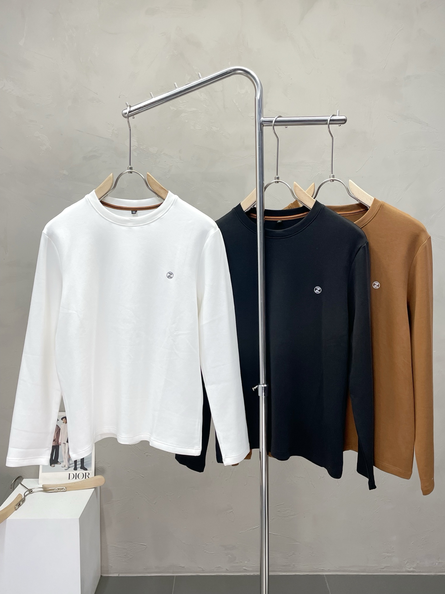 NO:524896,.ZEGNA exclusively offers new original single men's casual sweatshirts, high-end customization, high-end version, fashionable and versatile imported fabric, super soft and delicate, skin-friendly and comfortable to wear, high-end boutique, OEM, fine production, very good for the top body, men's essential items, three standards, 50-58,,zegna,hoodie, sweatshirts, alexander wang19860909.ZEGNA杰尼亚独家专供新款原单男士休闲卫衣 高端定制 高端版本 时尚百搭爆款进口面料 手感超柔软细腻 穿着亲肤舒适 高端精品 代工厂精细做上身非常赞 男士必备单品 三标齐全 码数50-58,,zegna,hoodie,sweatshirts,alexander wang,Men's clothing