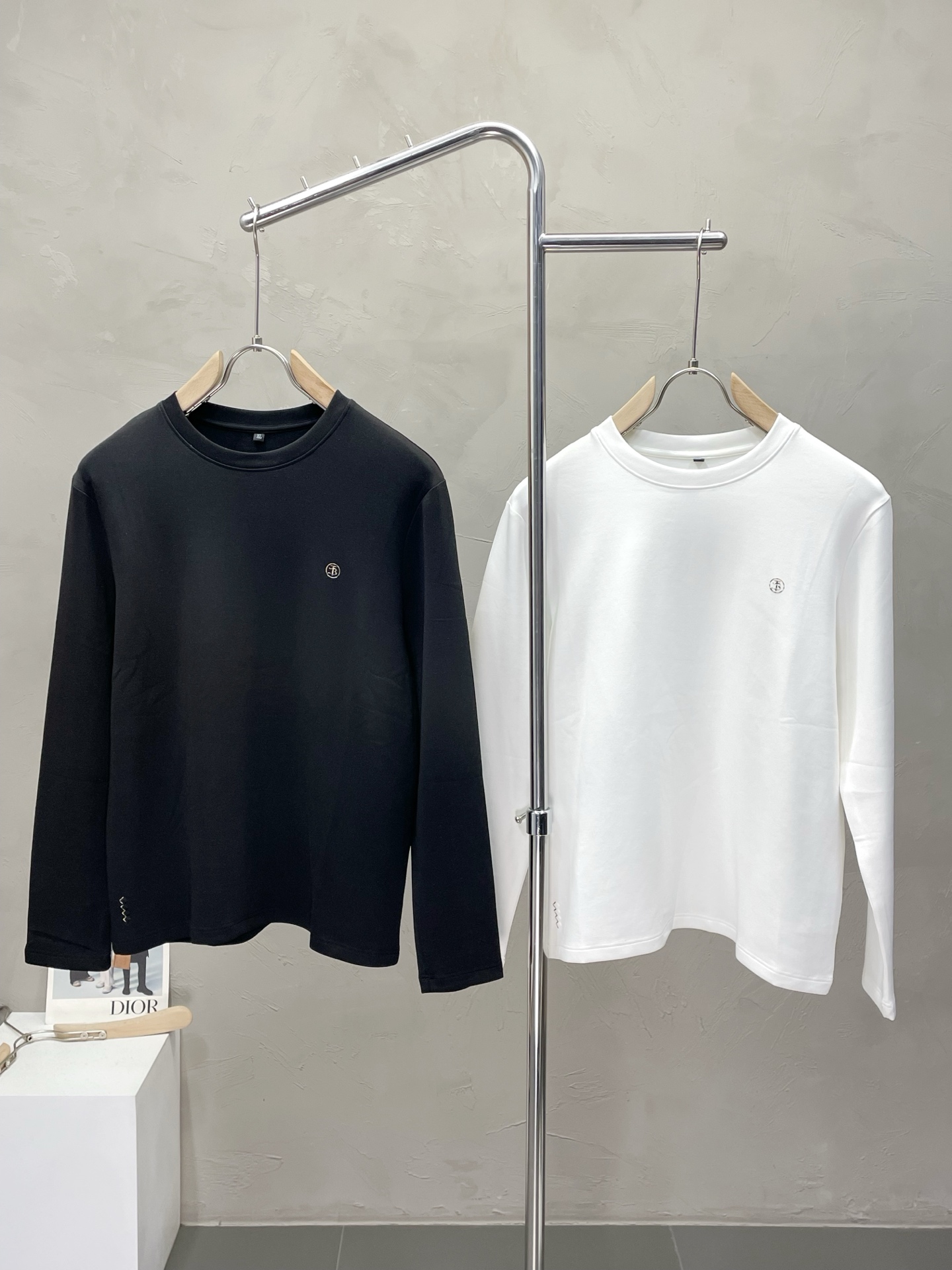 NO:524908,.Burberry Burberry exclusively offers new original single men's casual sweatshirts, high-end customization, high-end version, fashionable and versatile imported fabric, super soft and delicate, skin-friendly and comfortable to wear, high-end boutique, OEM, fine production, very good for the upper body, men's essential items, three standards, 50-58,,burberry,burberry,hoodie,sweatshirts,alexander wang19860909.Burberry巴宝莉独家专供新款原单男士休闲卫衣 高端定制 高端版本 时尚百搭爆款进口面料 手感超柔软细腻 穿着亲肤舒适 高端精品 代工厂精细做上身非常赞 男士必备单品 三标齐全 码数50-58,,burberry,burberry,hoodie,sweatshirts,alexander wang,Men's clothing