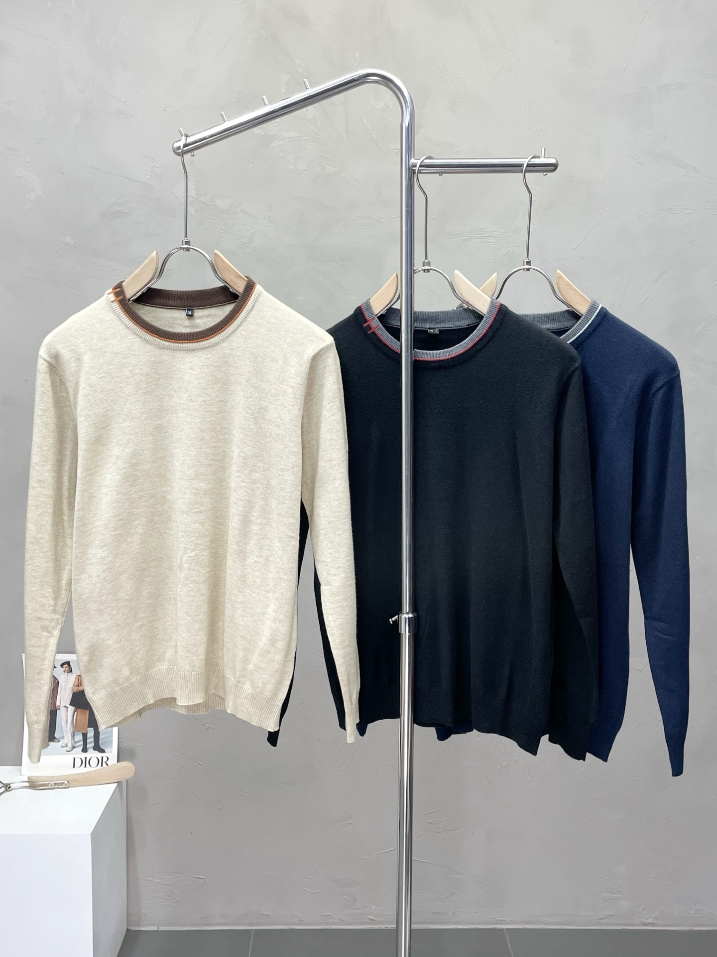 NO:531342,.Hermès exclusively offers new original single men's casual sweater, high-end customization, high-end version, fashionable and versatile imported fabric, super soft and delicate, skin-friendly and comfortable to wear, high-end boutique, OEM factory fine-made top body, very good, men's essential items, three standards, 50-58,,hermes,hermes,sweaters,alexander wang19860909.Hermès爱马仕独家专供新款原单男士休闲毛衣 高端定制 高端版本 时尚百搭爆款进口面料 手感超柔软细腻 穿着亲肤舒适 高端精品 代工厂精细做上身非常赞 男士必备单品 三标齐全 码数50-58,,hermes,hermes,sweaters,alexander wang,Men's clothing