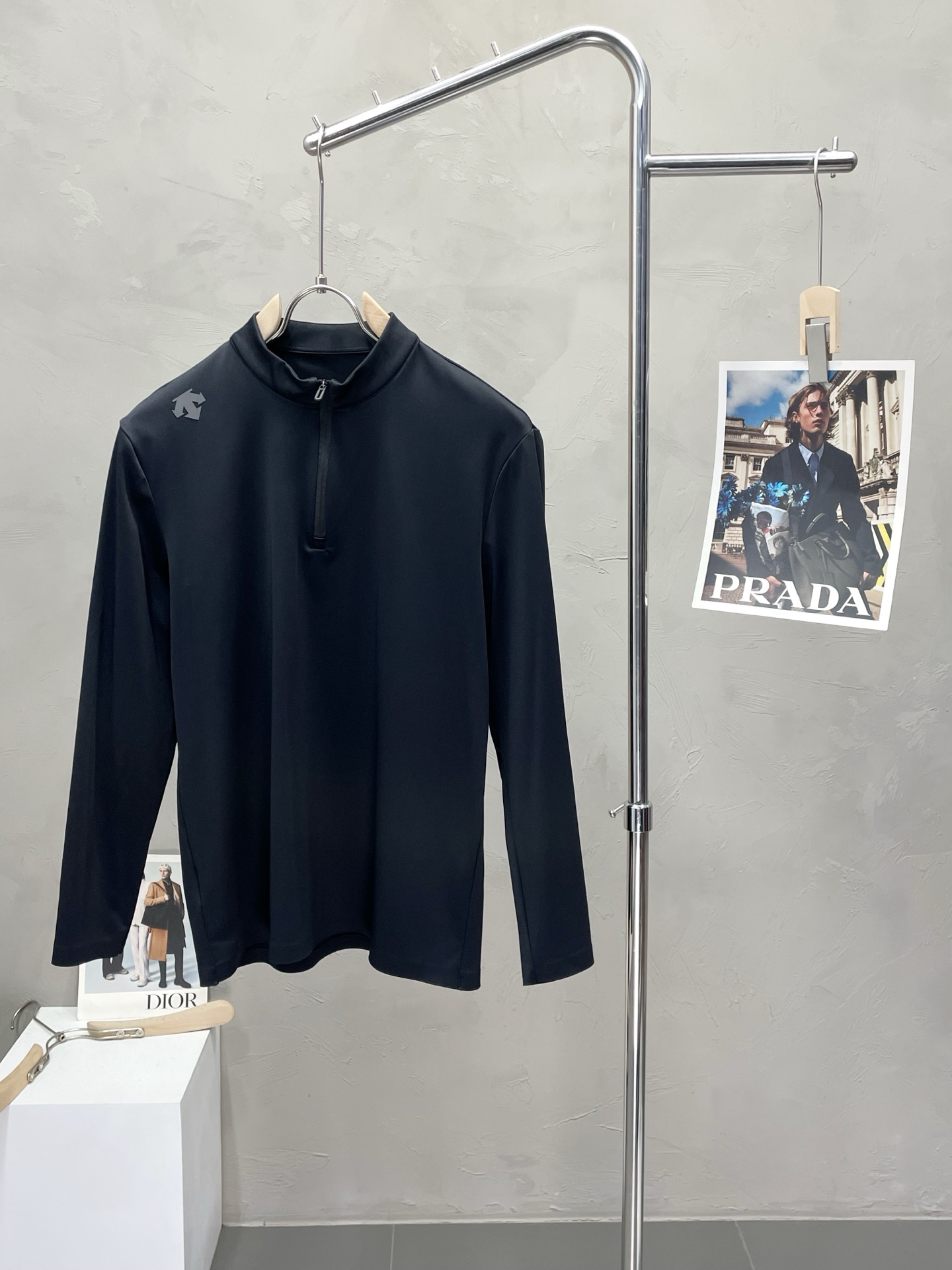 NO:524909,.DESCENTE exclusively offers new original single men's casual long sleeves, high-end customization, high-end version, fashionable and versatile imported fabric, super soft and delicate, skin-friendly and comfortable to wear, high-end boutique, OEM, fine-made, very good for men's essential items, complete three standards, M-3XL,,alexander wang19860909.DESCENTE迪桑特独家专供新款原单男士休闲长袖 高端定制 高端版本 时尚百搭爆款进口面料 手感超柔软细腻 穿着亲肤舒适 高端精品 代工厂精细做上身非常赞 男士必备单品 三标齐全 码数M-3XL,,alexander wang,Men's clothing