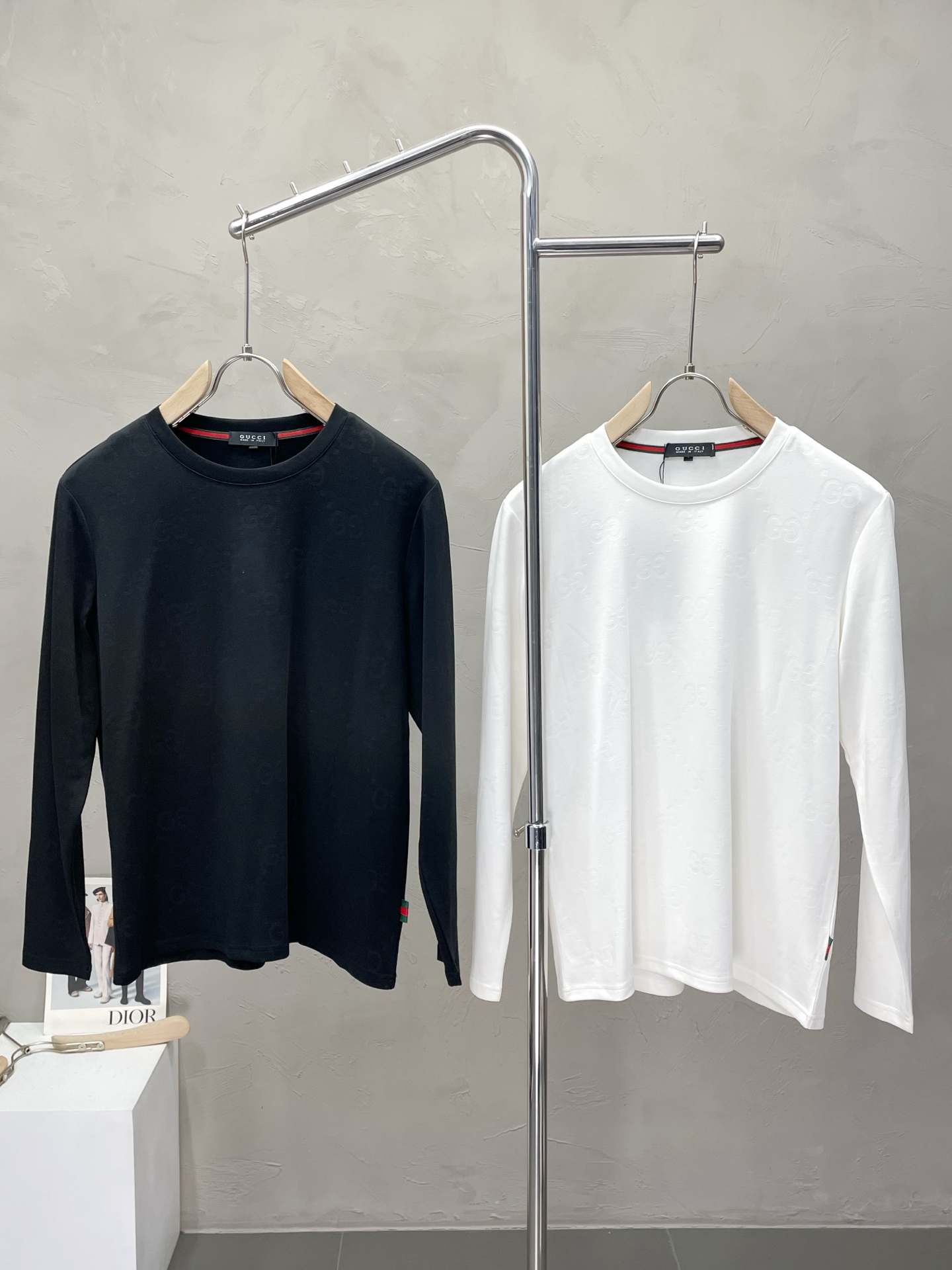 NO:531339,.Gucci exclusively offers new original single men's casual long sleeves, high-end customization, high-end version, fashionable and versatile imported fabric, super soft and delicate, skin-friendly and comfortable, warm and comfortable, high-end boutique, OEM, fine-made top body, very good, men's essential items, three standards, code M-3XL,,gucci,gucci,alexander wang19860909.Gucci古驰独家专供新款原单男士休闲长袖 高端定制 高端版本 时尚百搭爆款进口面料 手感超柔软细腻 穿着亲肤舒适 保暖舒适 高端精品 代工厂精细做上身非常赞 男士必备单品 三标齐全 码数M-3XL,,gucci,gucci,alexander wang,Men's clothing