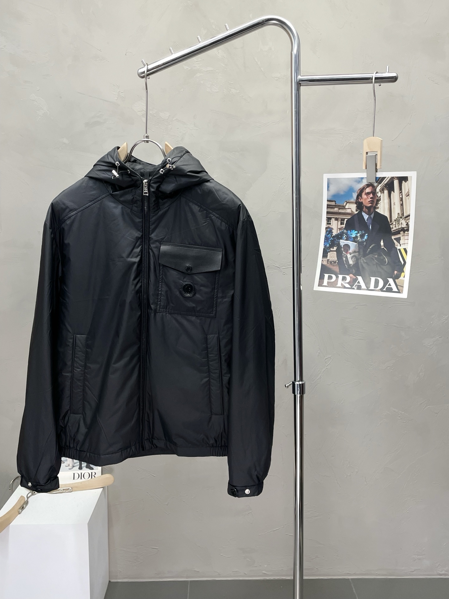 NO:531331,.Moncler mask exclusively offers new original single men's casual cotton jackets. High-end customization. High-version. Fashionable and versatile original imported fabrics. Warm and comfortable. Necklace hem. Logo pattern design. Super soft and delicate touch. Skin-friendly and comfortable. High-end boutique. OEM is very good for making the upper body. Must have men's essential items. Three standards are complete. Size M-3XL, Moncler, jackets & coats, alexander wang.19860909.Moncler蒙口独家专供新款原单男士休闲棉服夹克 高端定制 高版本 时尚百搭爆款原版进口面料 保暖舒适 领口衣摆 logo图案设计 手感超柔软细腻 穿着亲肤舒适 高端精品 代工厂精细做上身非常赞 男士必备单品 三标齐全 尺码M-3XL,,Moncler,jackets & coats,alexander wang,Men's clothing