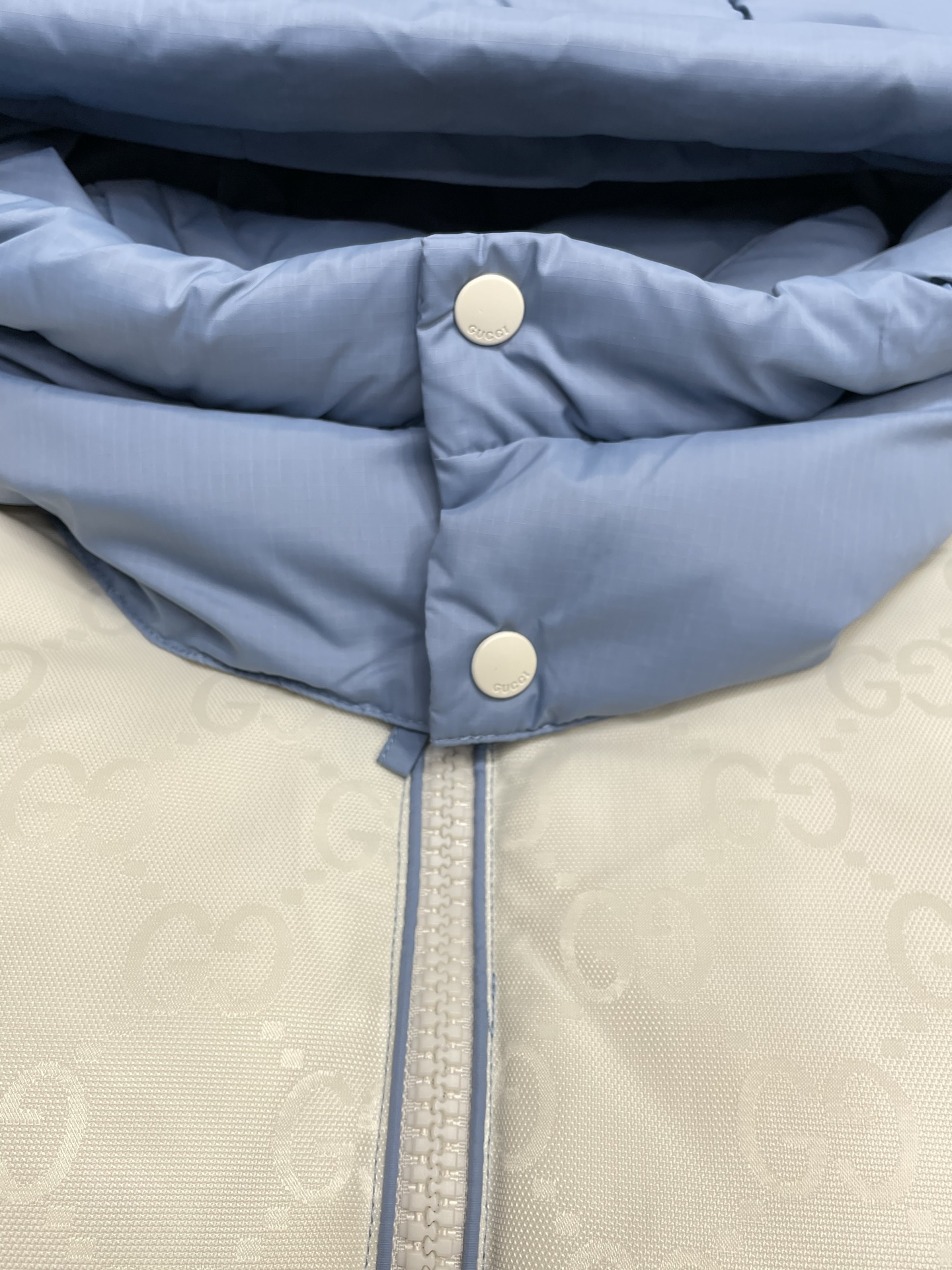 。羽绒服- Gucci古驰💥独家专供秋冬新款连帽高领羽绒服，提花羽绒夹克外套。贸易公司渠道稀出，降温天气