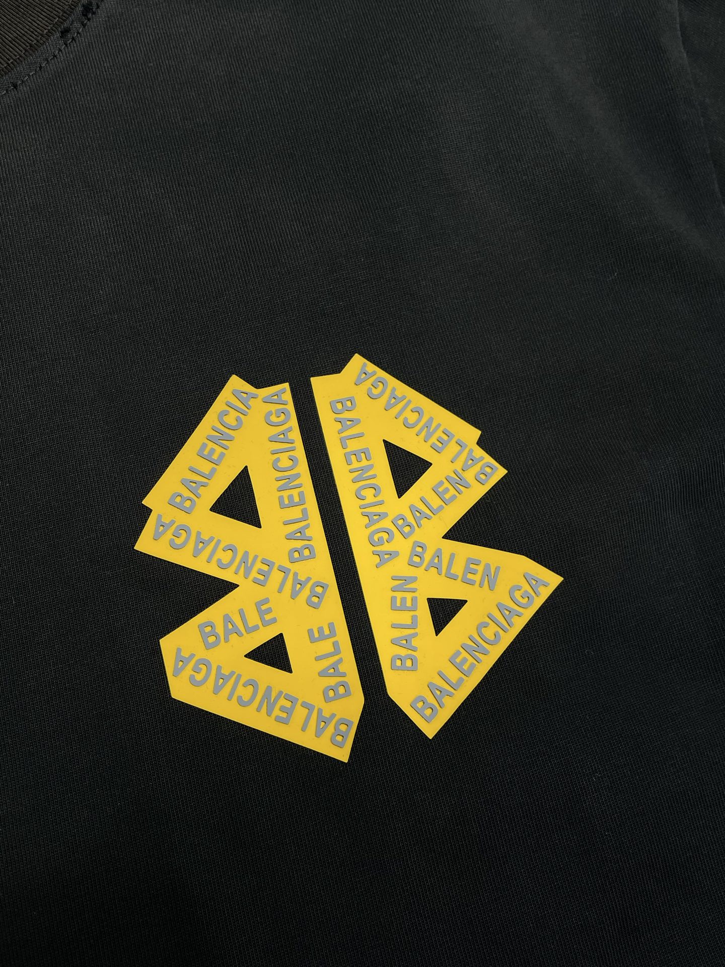 。Balenciaga巴黎世家💥独家专供新款原单男士休闲春夏短袖 高端定制 高端版本 时尚百搭爆款⚠️⚠